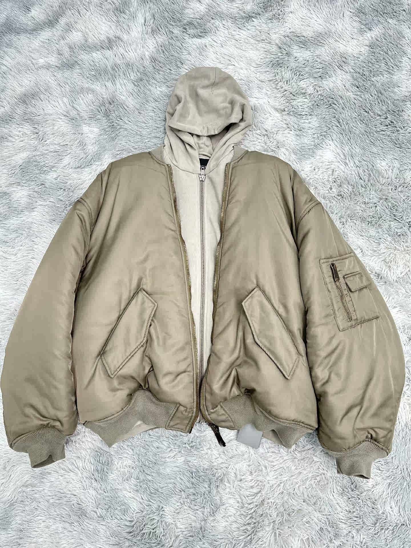 o1mt1gz0325 Paris All in Bomber Jacket in Kaki