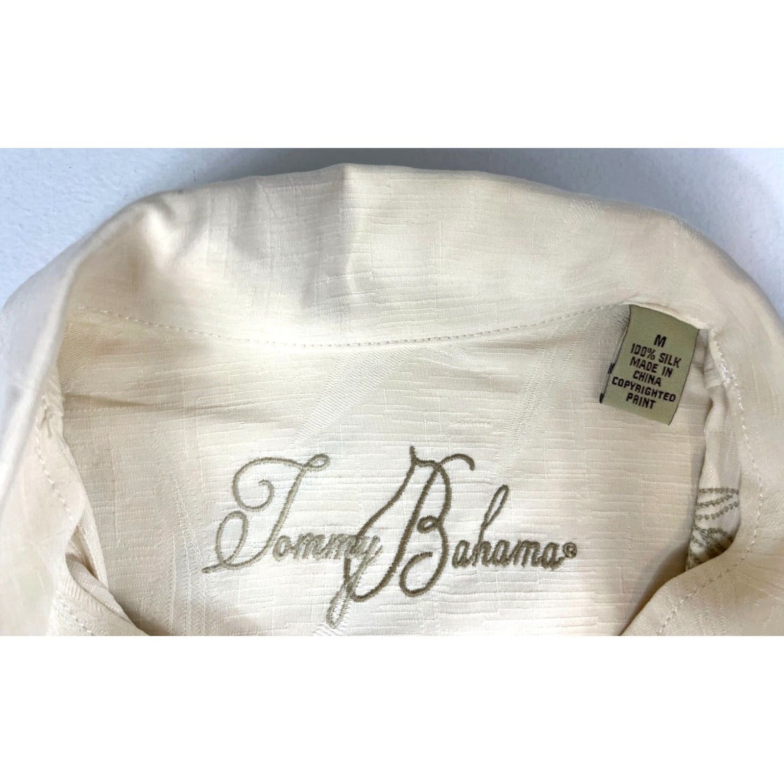 Tommy Bahama VINTAGE Tommy Bahama Shirt Men’s Short Sleeve Button-Up Silk Floral Sz M Beige Beach Hawaiian Flower Shirt Mens Size US M / EU 48-50 / 2 - 6 Thumbnail
