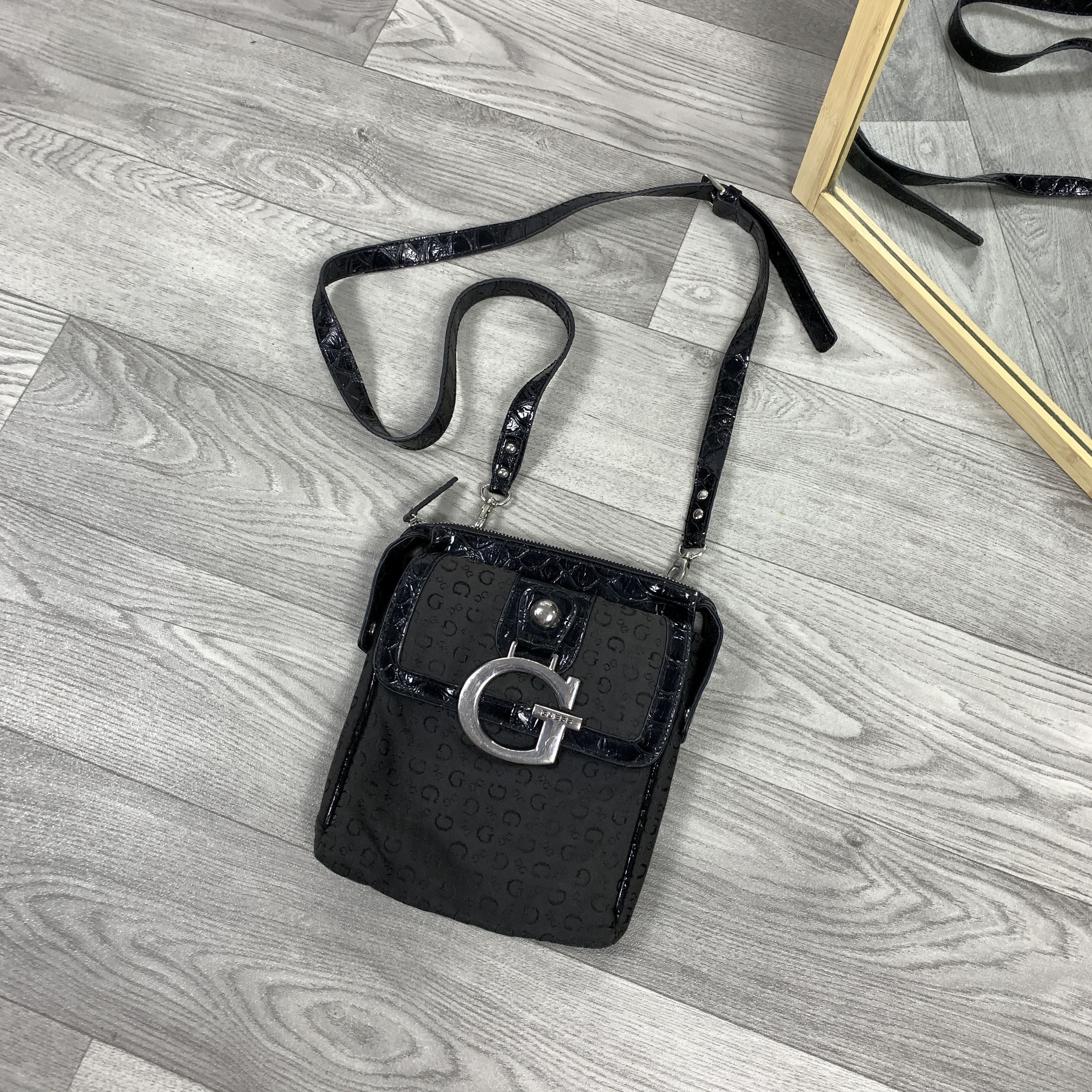 Guess Vintage Guess Y2K Black Crossbody Shoulder Metal G Bag Size ONE SIZE - 2 Thumbnail