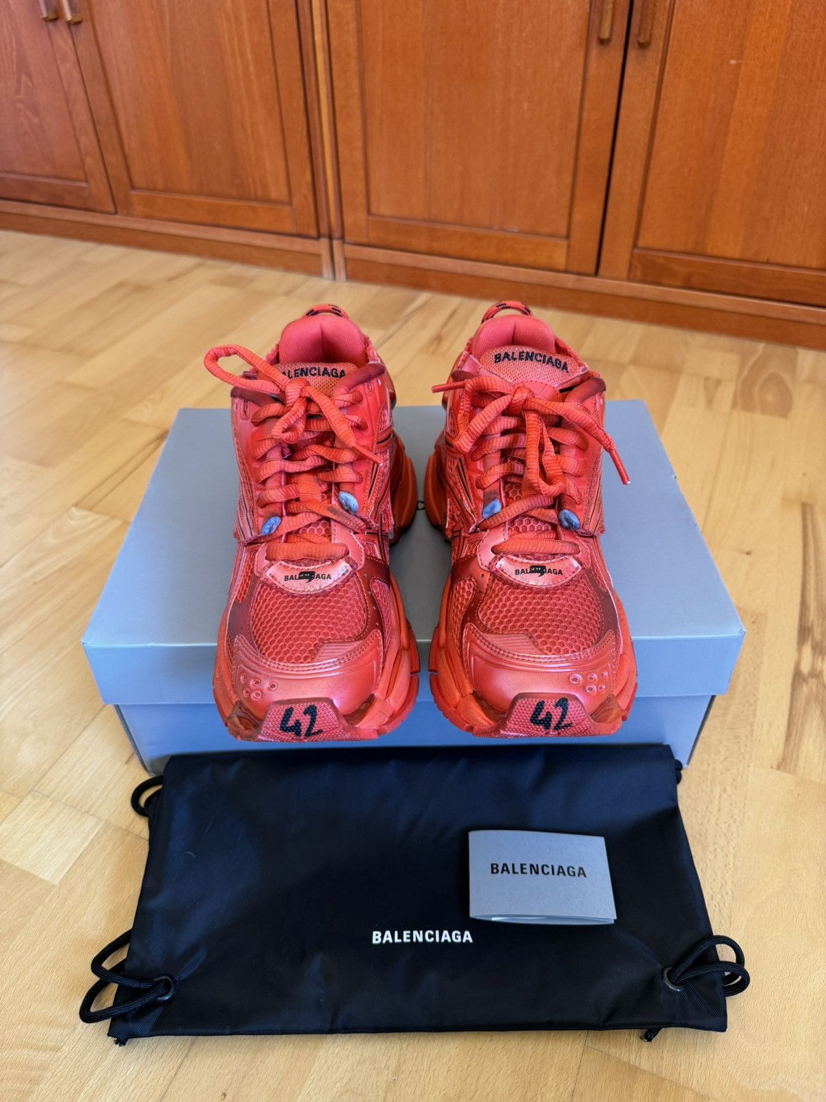 Balenciaga *NEW* Balenciaga Runner Triple Red Size US 9 / EU 42 - 7 Thumbnail
