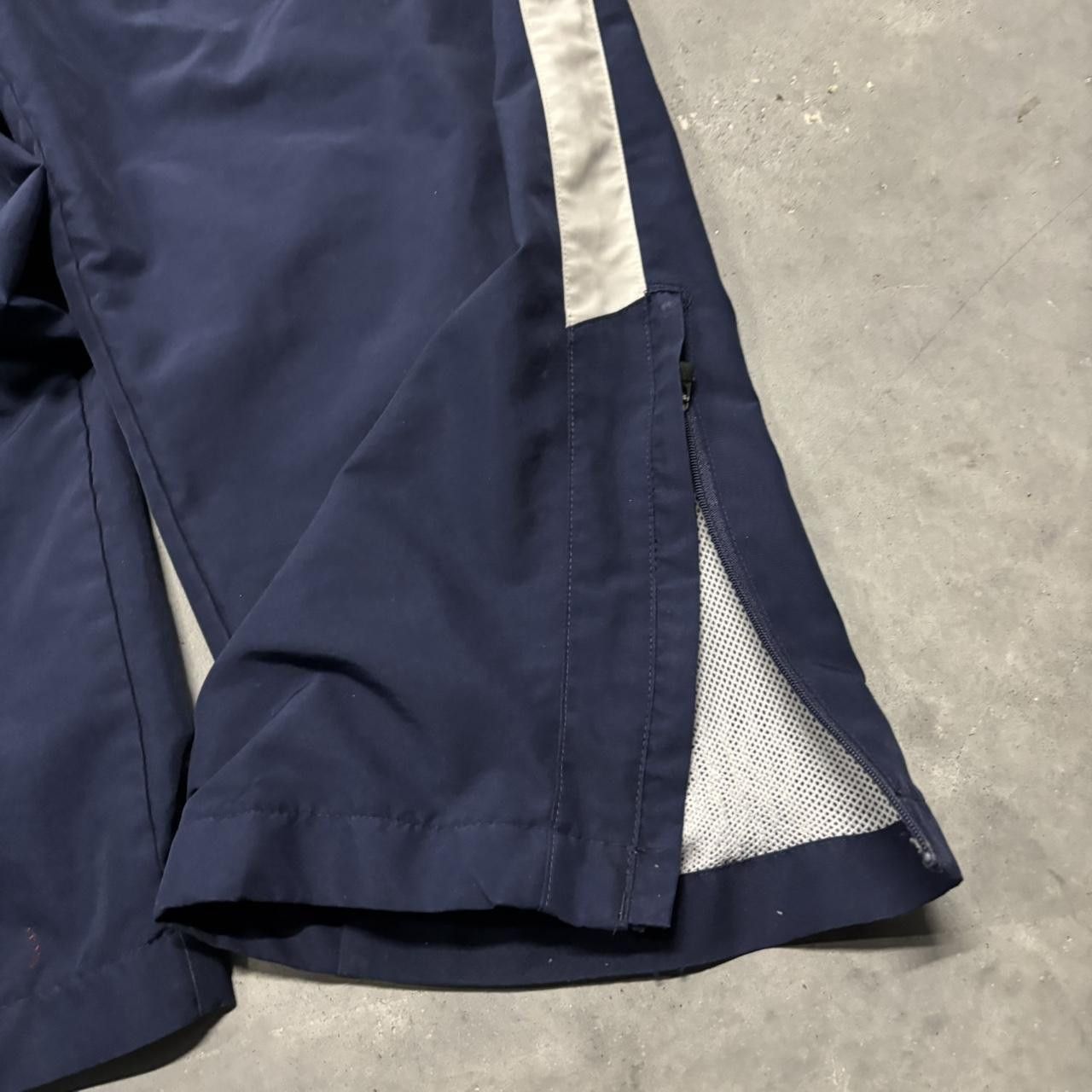 Japanese Brand × Vintage Crazy Vintage Y2K/2000s Baggy Navy Blue Striped Streetwear Skater Nylon Track Pants! Size US 32 / EU 48 - 6 Thumbnail