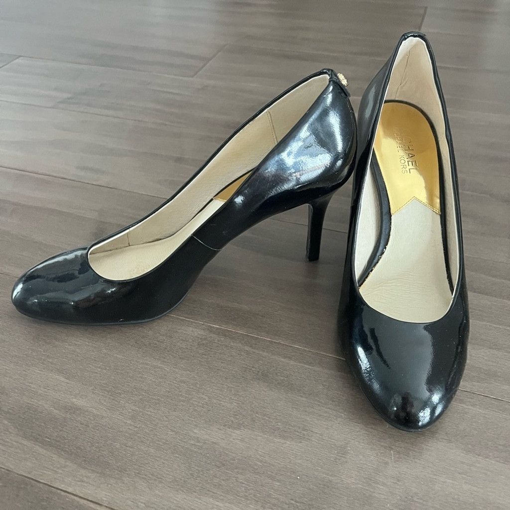 Michael Kors Michale Kors MK Patent leather flex pump heels 9N Narrow Size US 9 / IT 39 - 1 Thumbnail