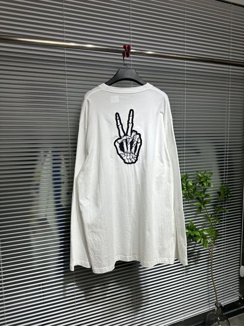 Balenciaga Balenciaga Dissolve smiling face victory gesture white lon Size US S / EU 44-46 / 1 - 2 Thumbnail