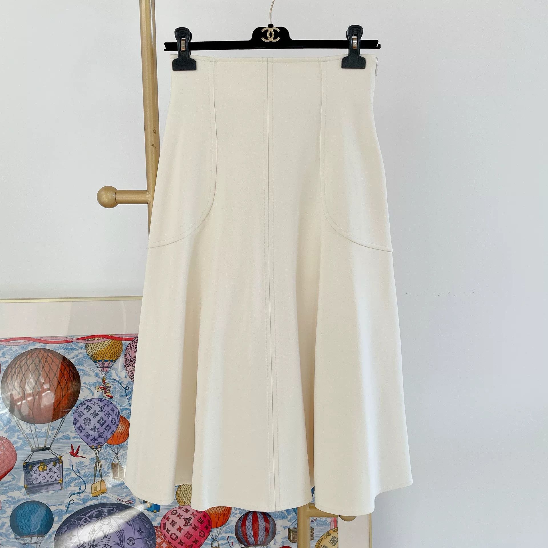 Hermes Hermes Beige Pleated Midi Skirt Size US 36 / EU 52 - 1 Thumbnail