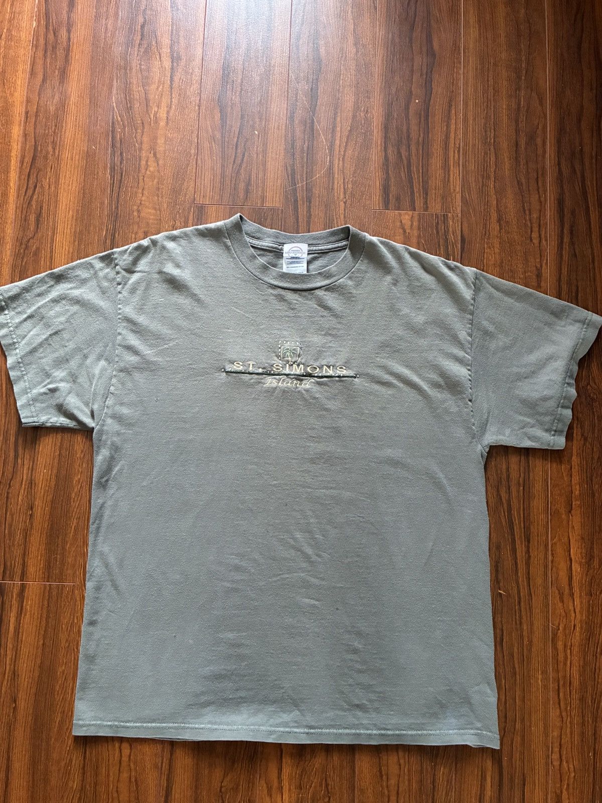 Other Vintage St. Simons Island Embroidered Tourist TShirt. Size L Size US L / EU 52-54 / 3 - 1 Thumbnail