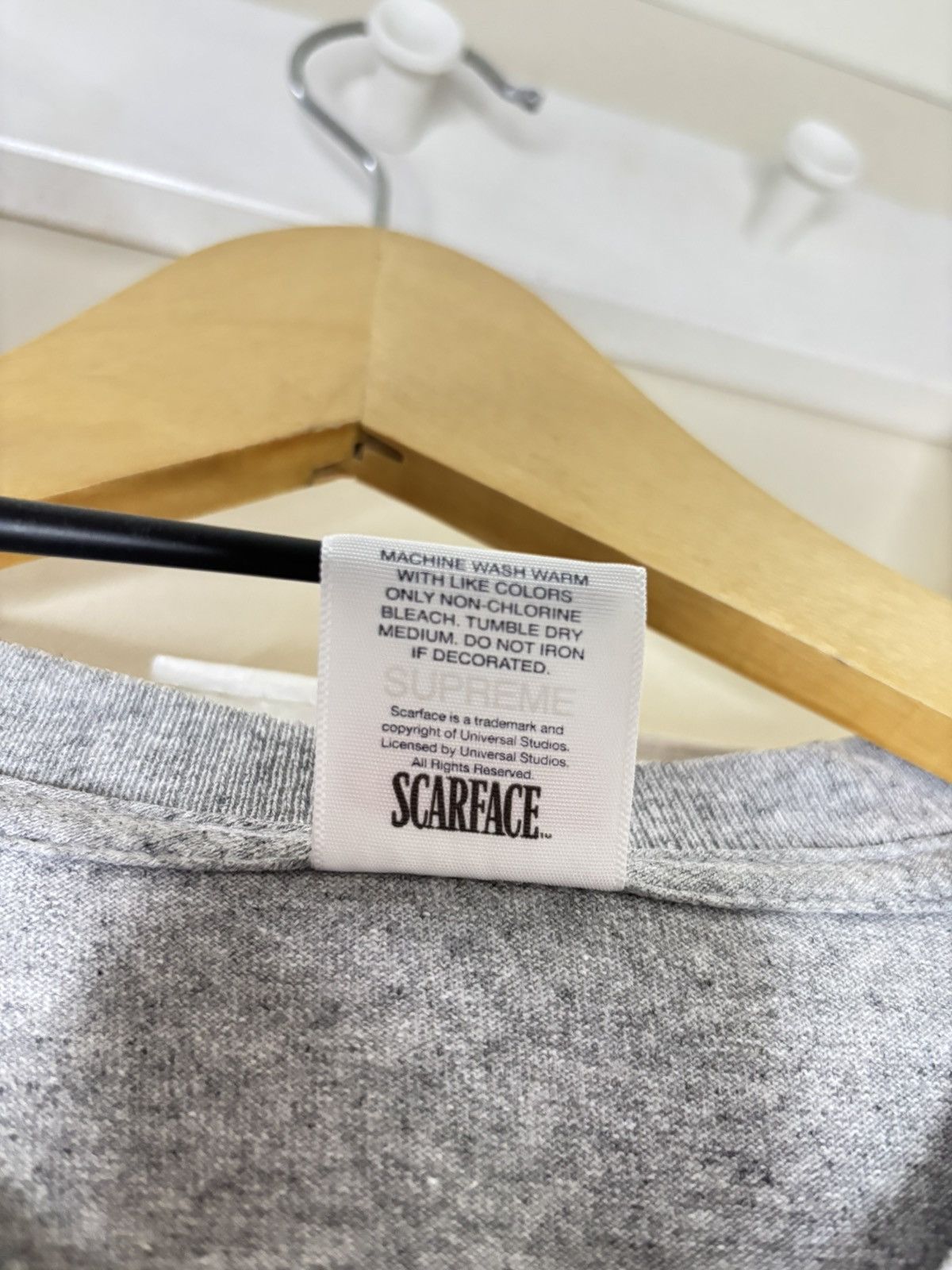 Supreme Supreme Scarface Split Tee Grey FW17 Size US M / EU 48-50 / 2 - 6 Thumbnail