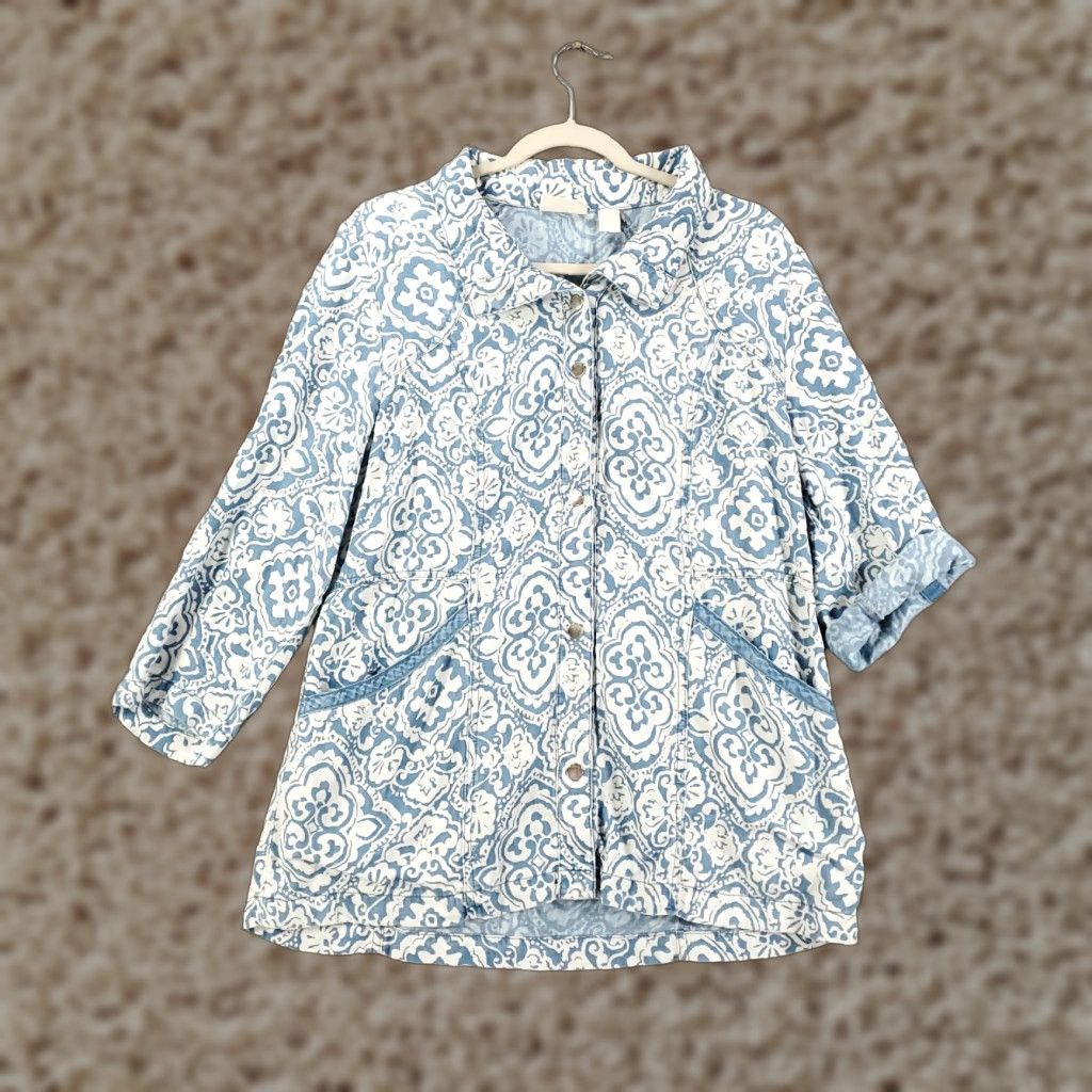 Vintage Chicos Shirt Womens M Blue White Chambray Button-Up Roll Tab Sleeve Shacket Geometric Pockets Vintage No Menus? Size M / US 6-8 / IT 42-44 - 1 Thumbnail