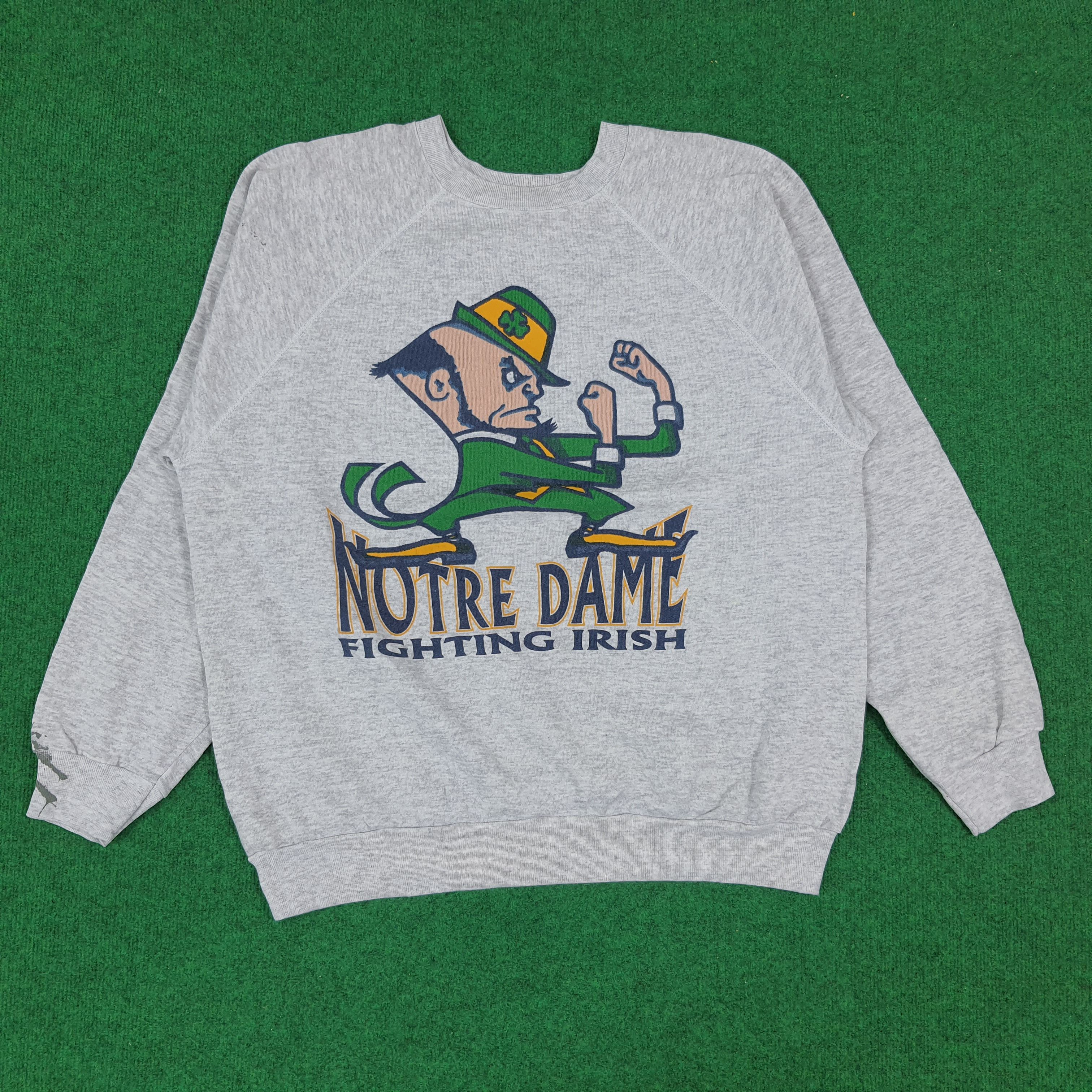 Vintage Notre Dame Fighting Irish Swetashirts