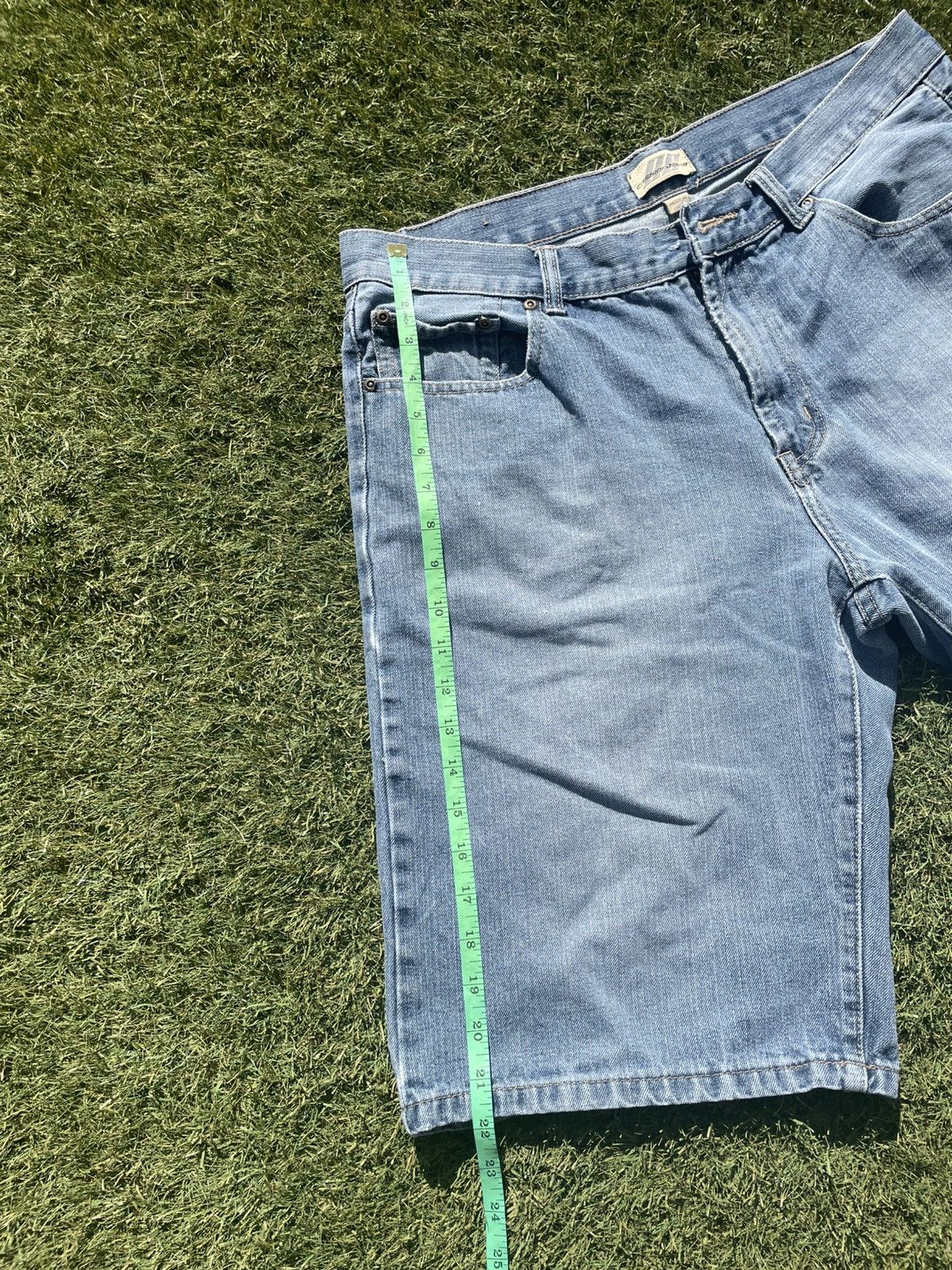 Oleg Cassini Oleg Cassini jeans shorts baggy size 36 blue no button Size US 36 / EU 52 - 3 Thumbnail