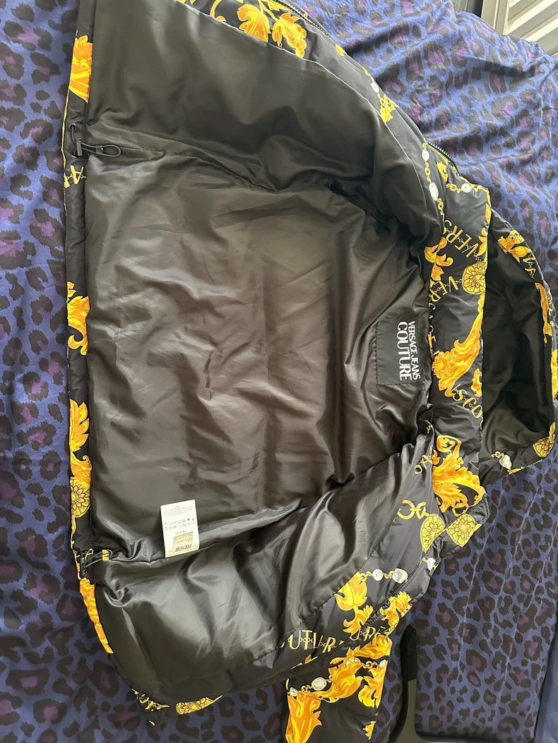 Versace Versace Classic gold flower down jacket Size US M / EU 48-50 / 2 - 4 Thumbnail