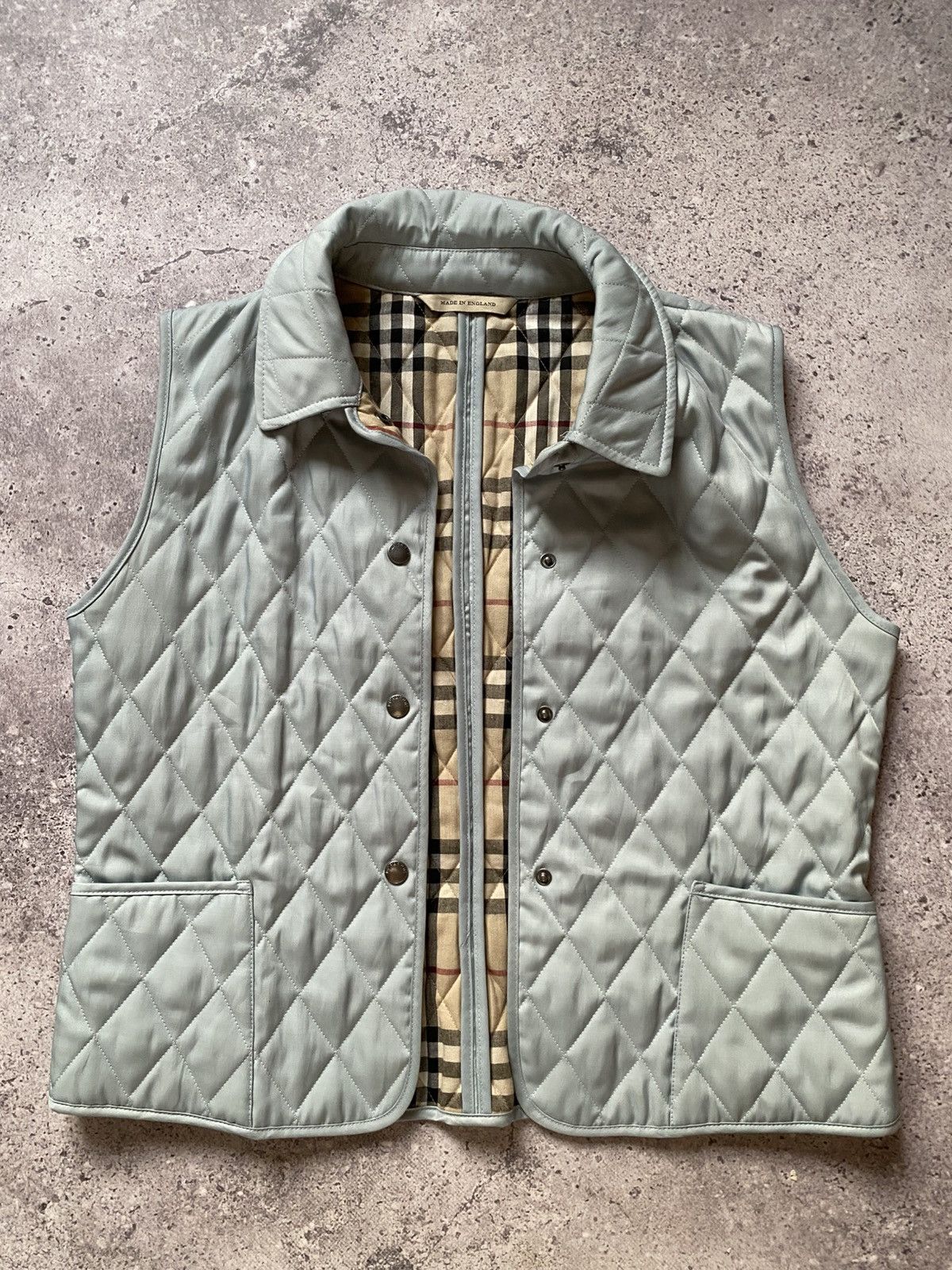 Burberry Vintage Burberry London Quilted Vest Women's Size Xs Luxury Size XS / US 0-2 / IT 36-38 - 2 Thumbnail