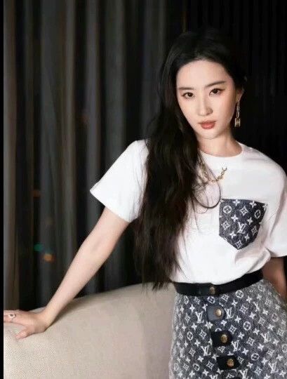 Louis Vuitton Louis Vuitton White pocket logo printed chain cotton crewn Size S / US 4 / IT 40 - 8 Thumbnail
