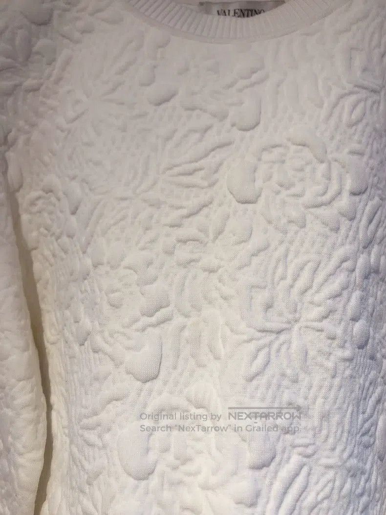 Valentino Valentino Embossed silhouette sweatshirt top Size M / US 6-8 / IT 42-44 - 6 Thumbnail