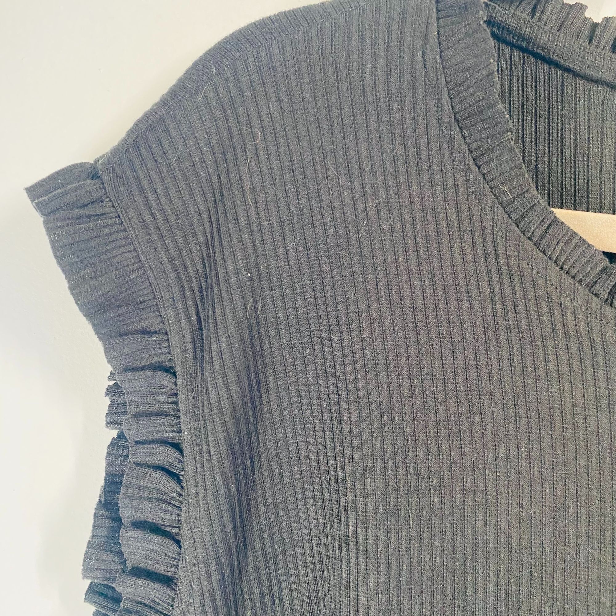 Other Hayden Los Angeles 2XL Black Ruffle Sleeve Ribbed Knit Top W Size XXL / US 16-18 / IT 52-54 - 3 Thumbnail