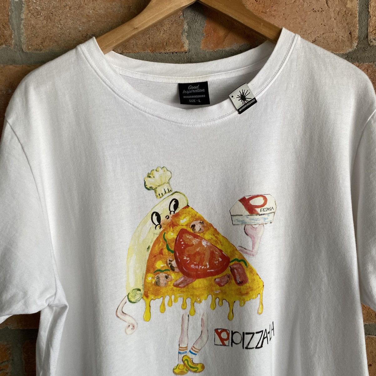 Maison MIHARA YASUHIRO Good Inspiration MIHARAYASUHIRO Pizza Slice Mascot Tee Size US L / EU 52-54 / 3 - 3 Thumbnail