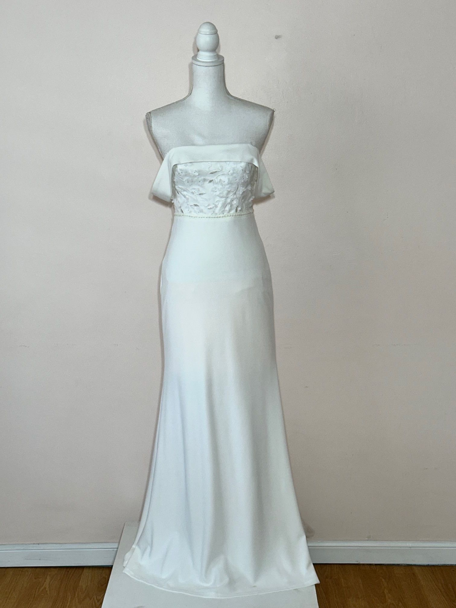 Vintage Ever Pretty White Off-Shoulder Wedding Gown with Net Train Size S / US 4 / IT 40 - 1 Thumbnail
