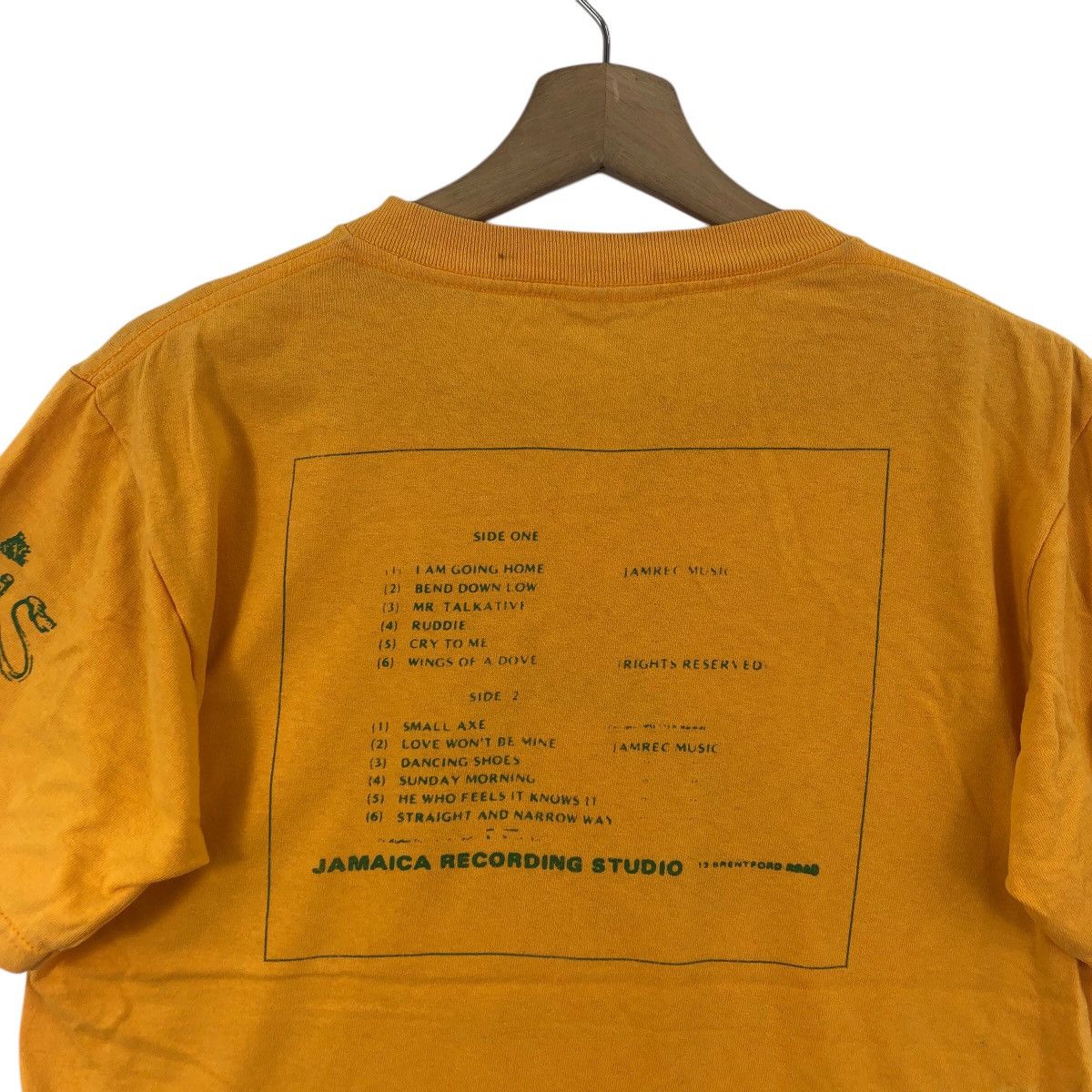 Band Tees Vintage BOB MARLEY & THE WAILERS The Best Of Tee Shirt Top Size US S / EU 44-46 / 1 - 5 Thumbnail