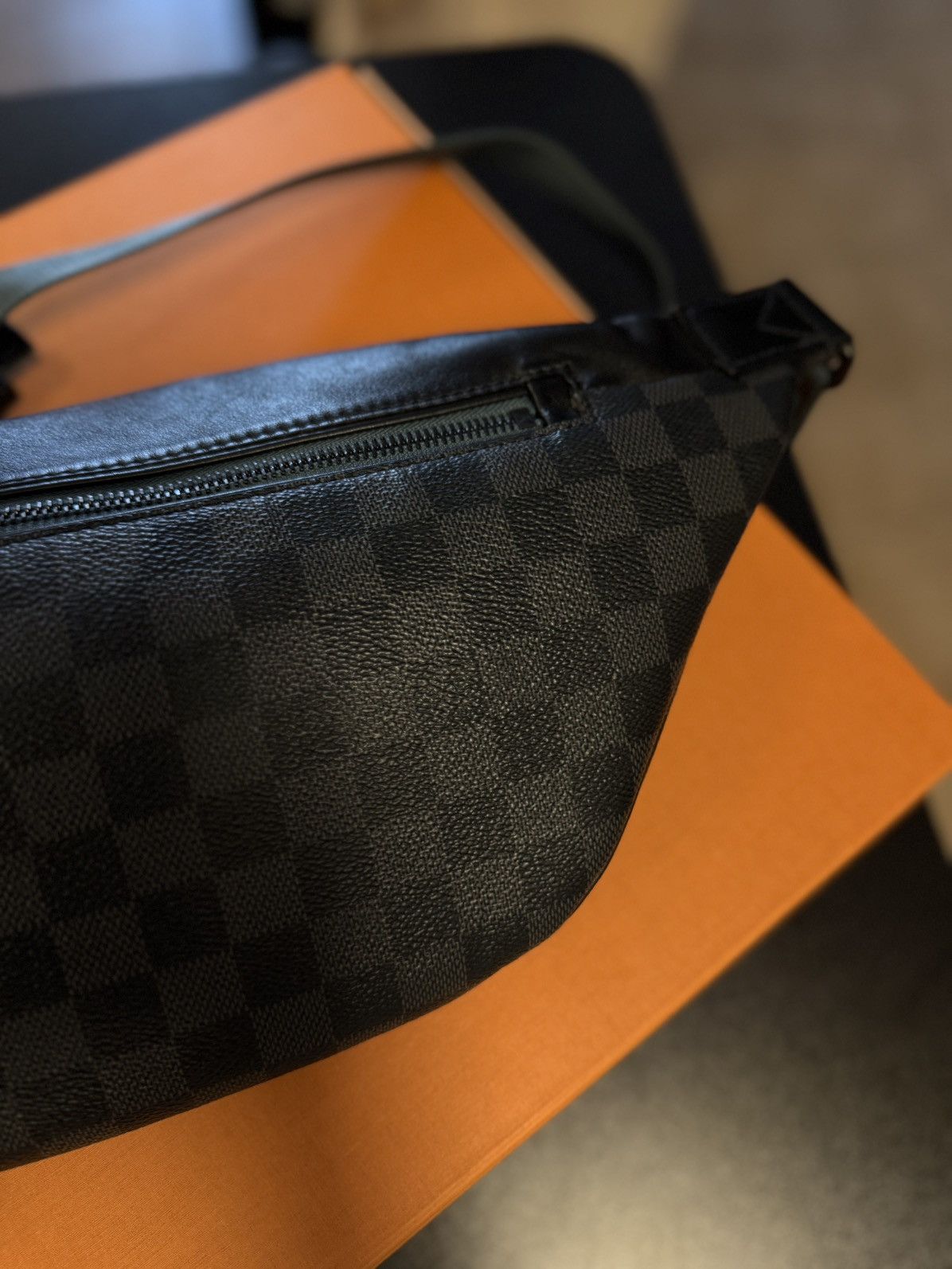 Louis Vuitton Louis Vuitton Navy Blue Discovery Belt Bag/ Cross Over 🧼 Size ONE SIZE - 11 Thumbnail