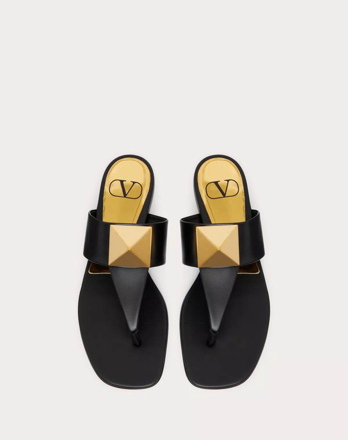 Valentino o1s1wg110625 One Stud Flat Thong Sandal In Calfskin in Black Size US 6 / IT 36 - 4 Thumbnail