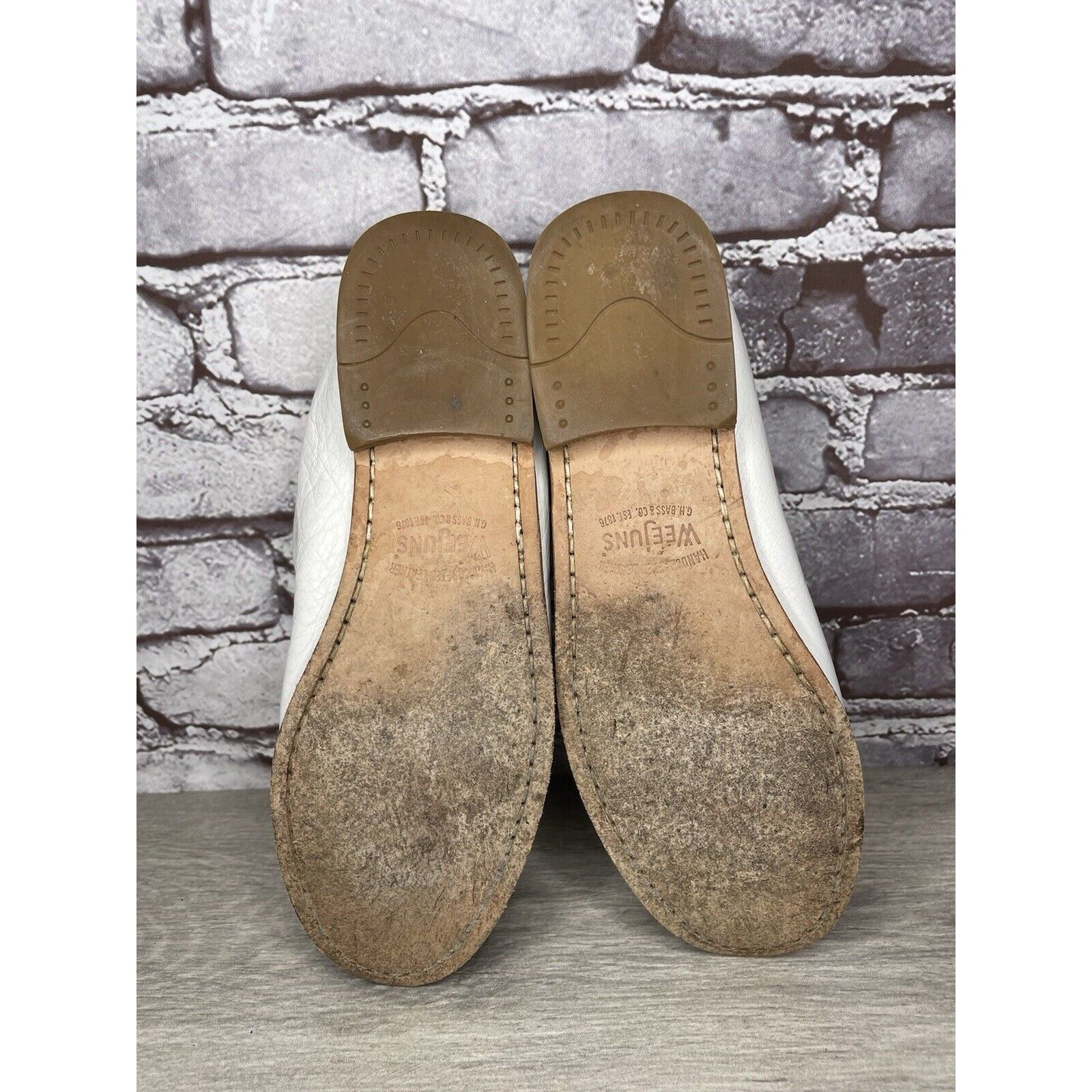 G.H. Bass & Co. G.H. Bass Weejuns White Leather Moc Toe Penny Loafers Shoes Size US 8.5 / IT 38.5 - 9 Thumbnail