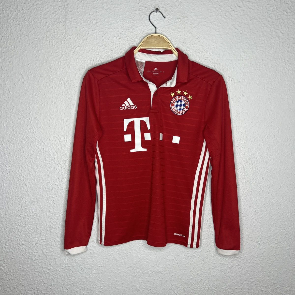 Adidas Adidas Bayern Munich Longsleeve Tshirt Tee Jersey Red 2016 Size US S / EU 44-46 / 1 - 1 Thumbnail