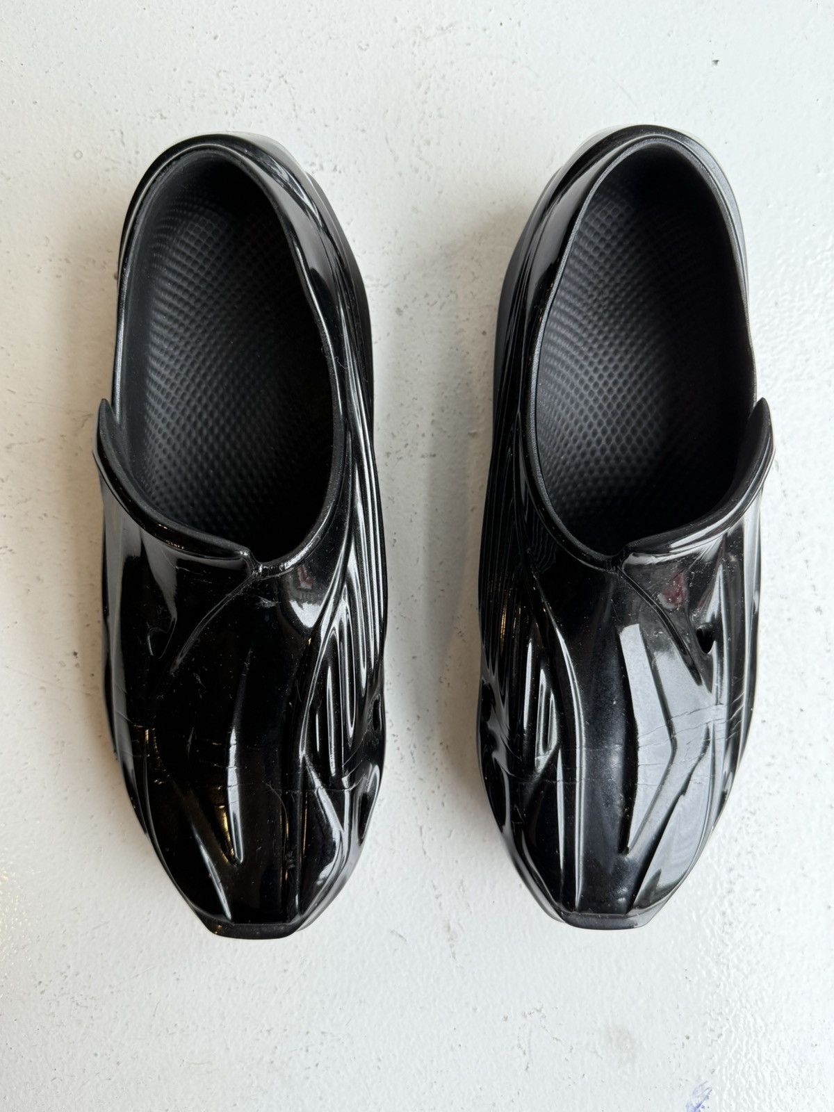 1017 ALYX 9SM 1017 Alyx 9SM Black Shiny Mono slip on Size US 9 / EU 42 - 5 Thumbnail