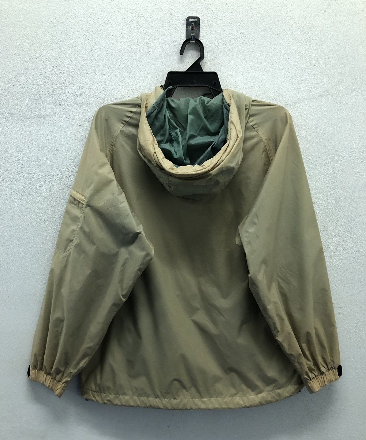 Nike ACG Vintage Nike ACG Outer Layer Windbreaker Jacket Men’s Small Size US S / EU 44-46 / 1 - 2 Thumbnail