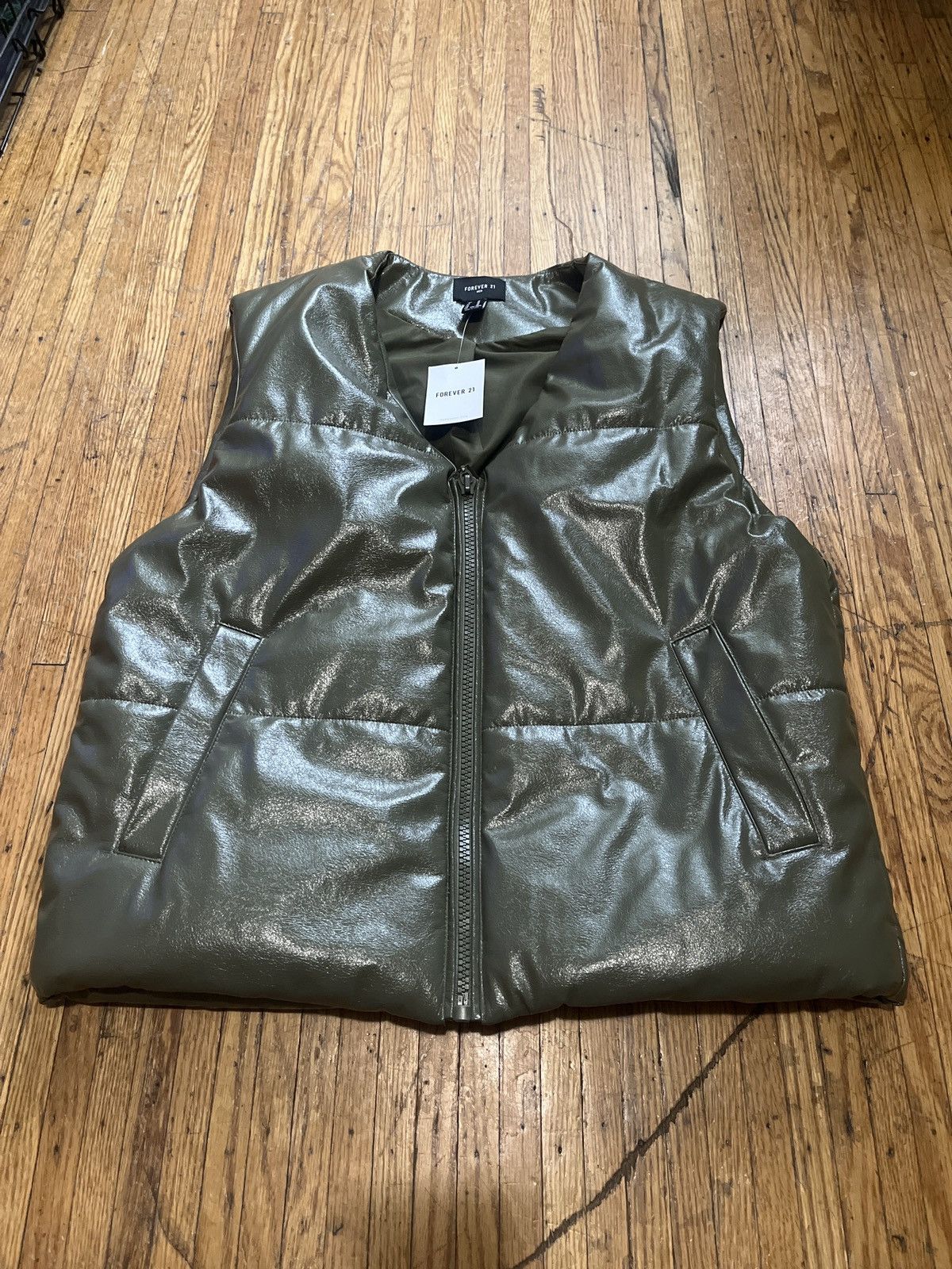 Forever 21 Puffer Vest Size US M / EU 48-50 / 2 - 3 Thumbnail