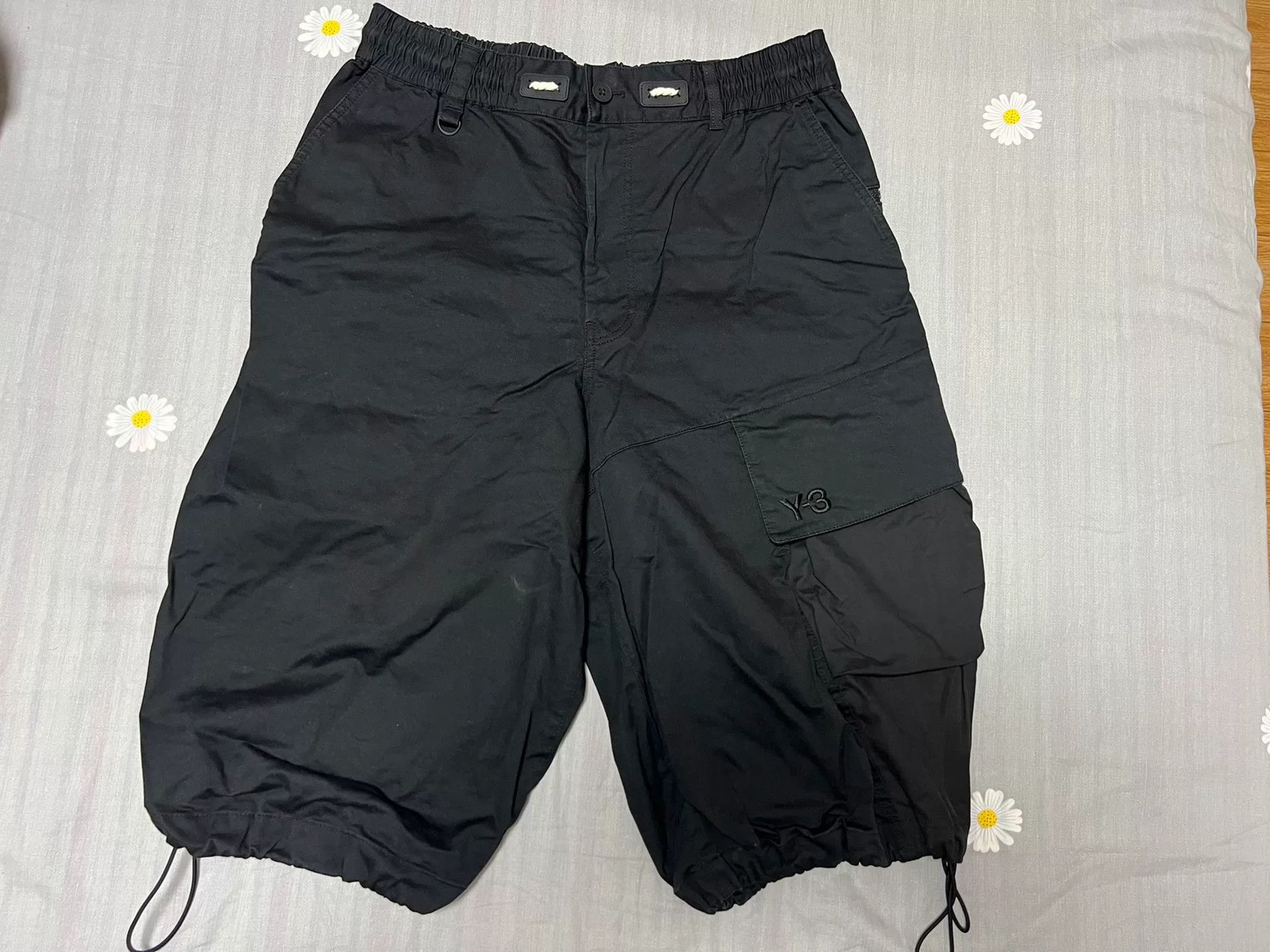 Y-3 Y-3 Black Men's Shorts for Sale Size US 26 / EU 42 - 1 Thumbnail