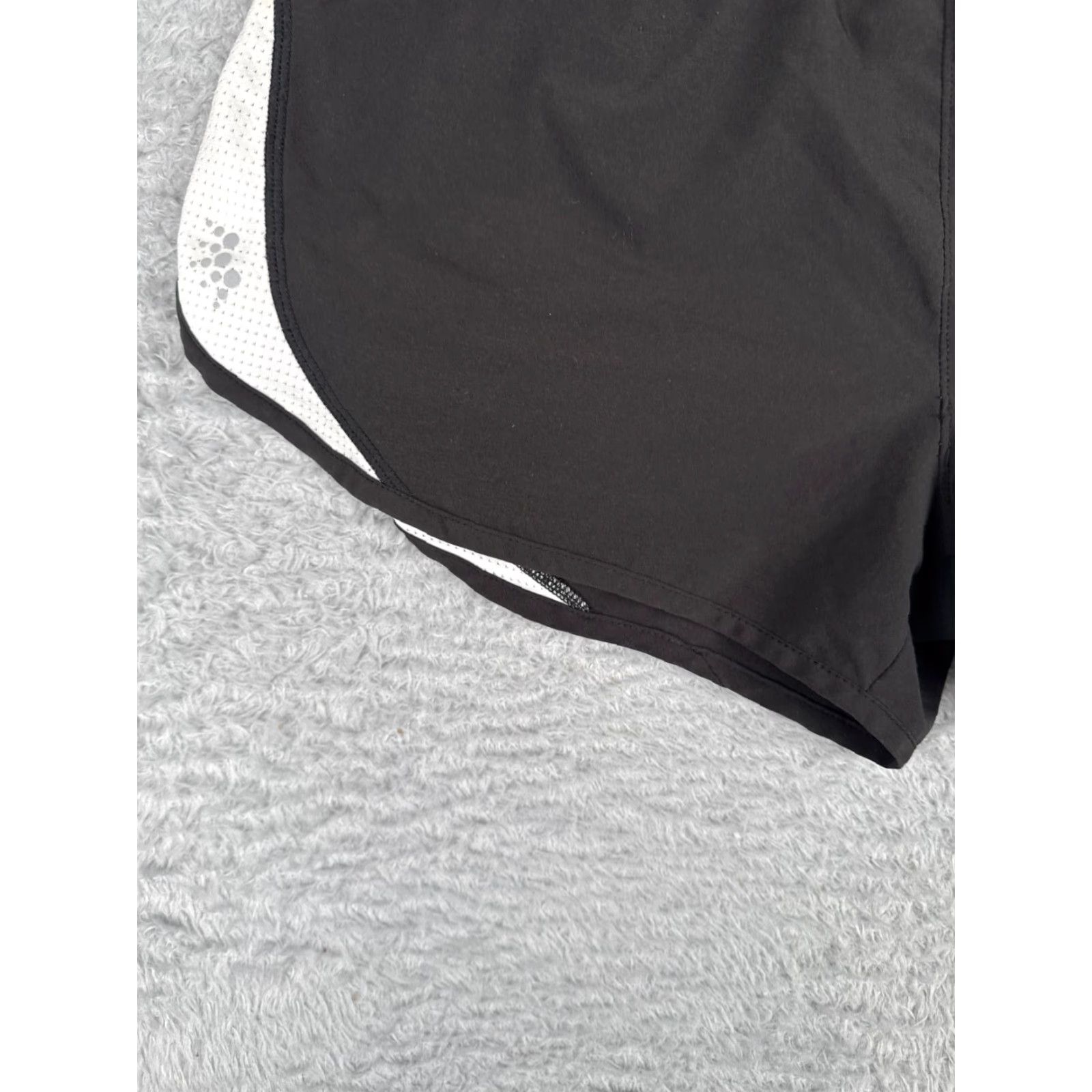 The North Face The North Face Shorts Women Medium Black White Track Sweat Lined Flight Series Size 32" / US 10 / IT 46 - 3 Thumbnail