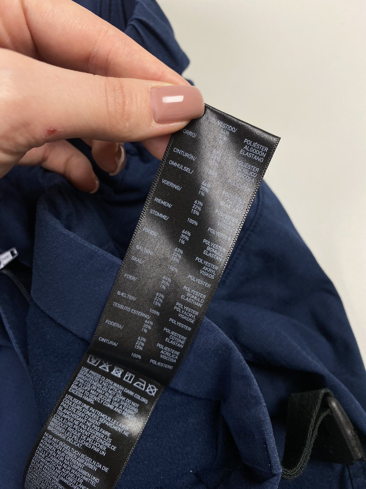 JW Anderson × Uniqlo J W Anderson Uniqlo men’s jogger pants size 30 - 33 Size US 32 / EU 48 - 16 Thumbnail