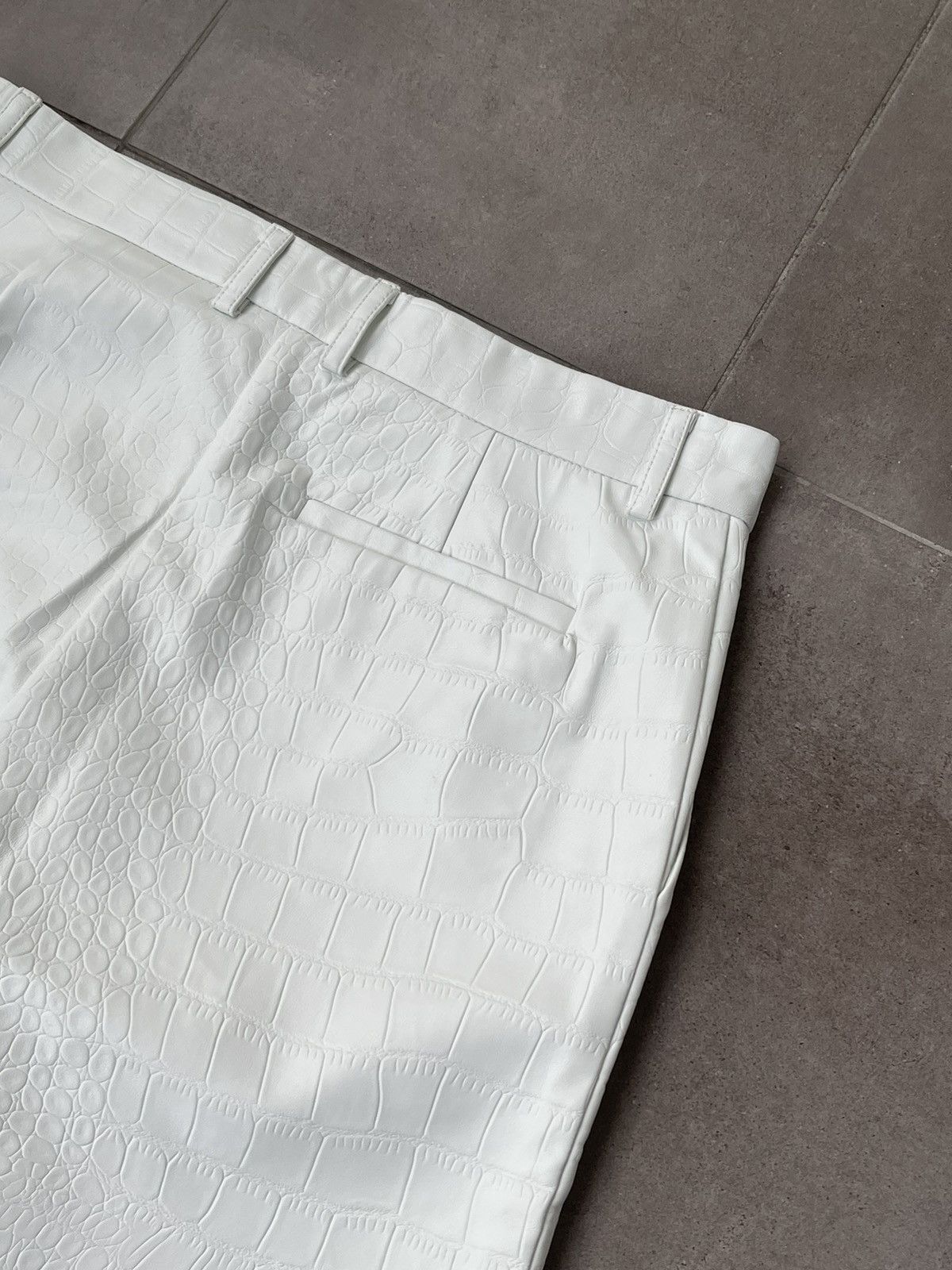 Han Kjobenhavn SS21 !DS! Han Kjobenhavn White Croc Suit Wide Leg Shorts Size US 32 / EU 48 - 19 Thumbnail