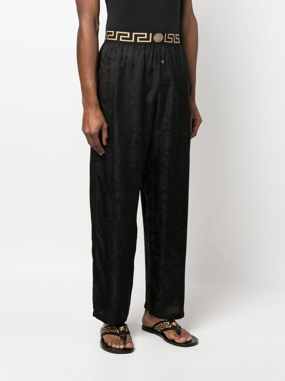 Versace o1y0525 Logo Jogger & Sweatpant in Black Size US 36 / EU 52 - 3 Thumbnail