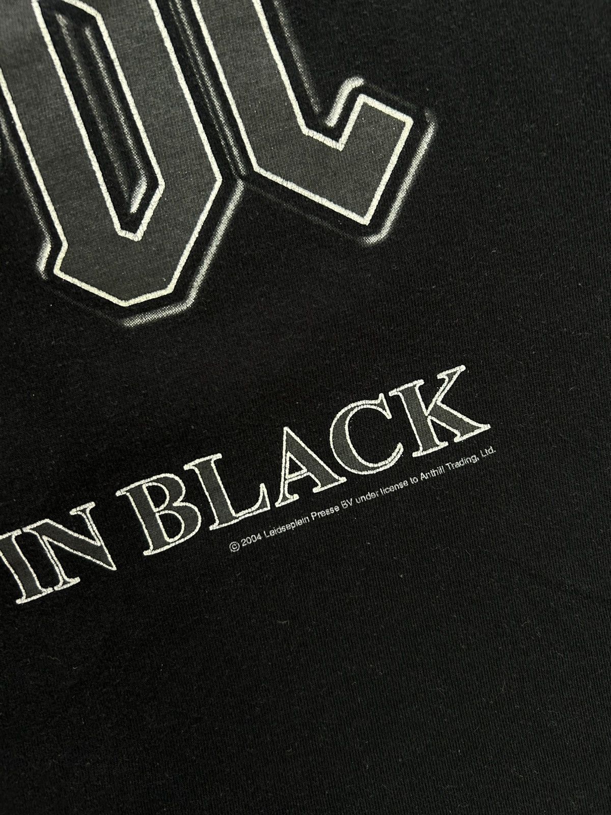 AC/DC × Band Tees × Vintage Vintage 2004 AC/DC Back In Black Rock Band T-Shirt Size US M / EU 48-50 / 2 - 7 Thumbnail