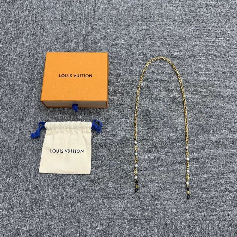 Louis Vuitton Louis Vuitton Pearl reading glasses chain Size ONE SIZE - 1 Thumbnail