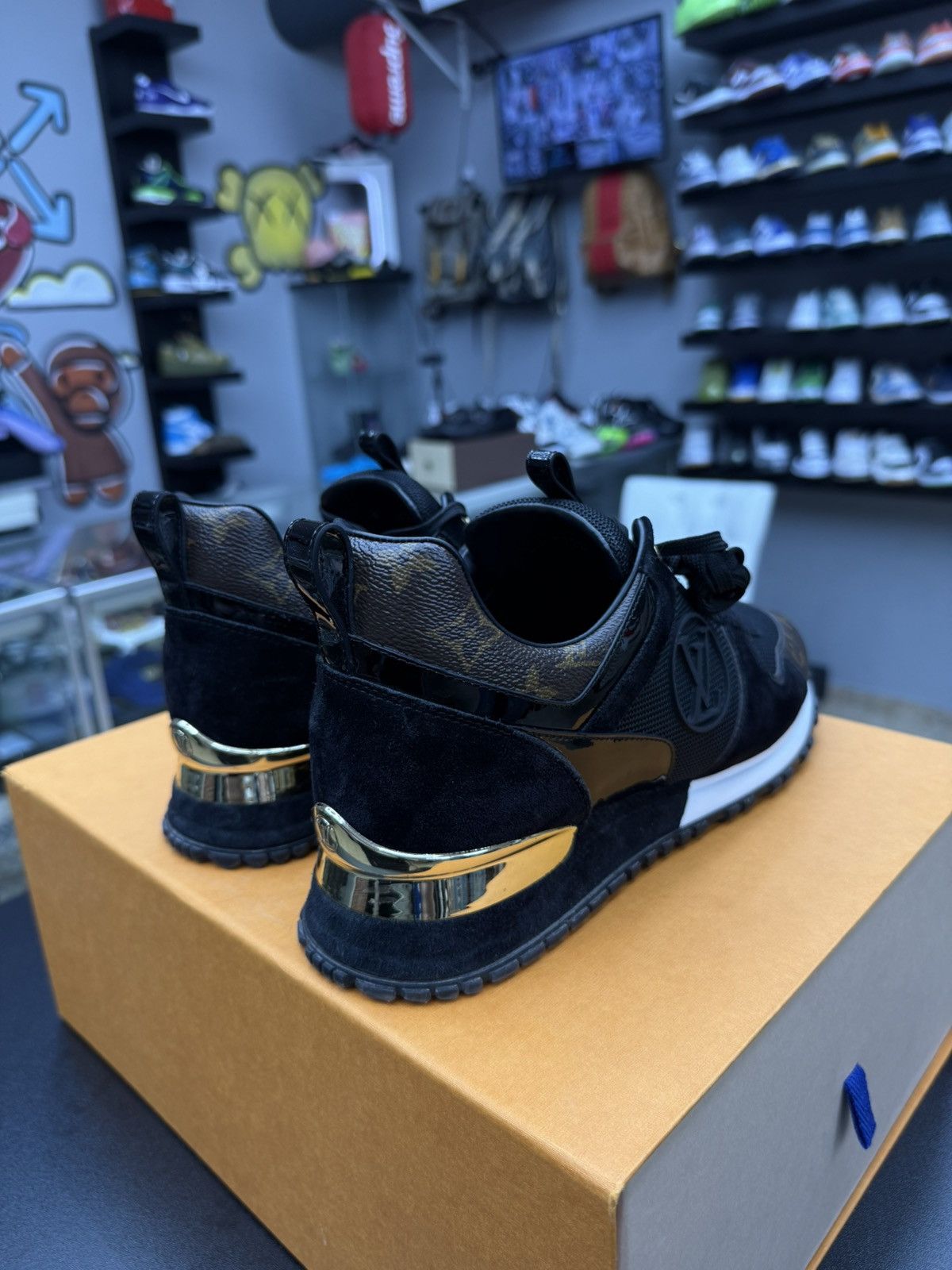 Louis Vuitton Louis Vuitton Run Away Sneaker Black Brown Monogram Size US 8 / EU 41 - 13 Thumbnail