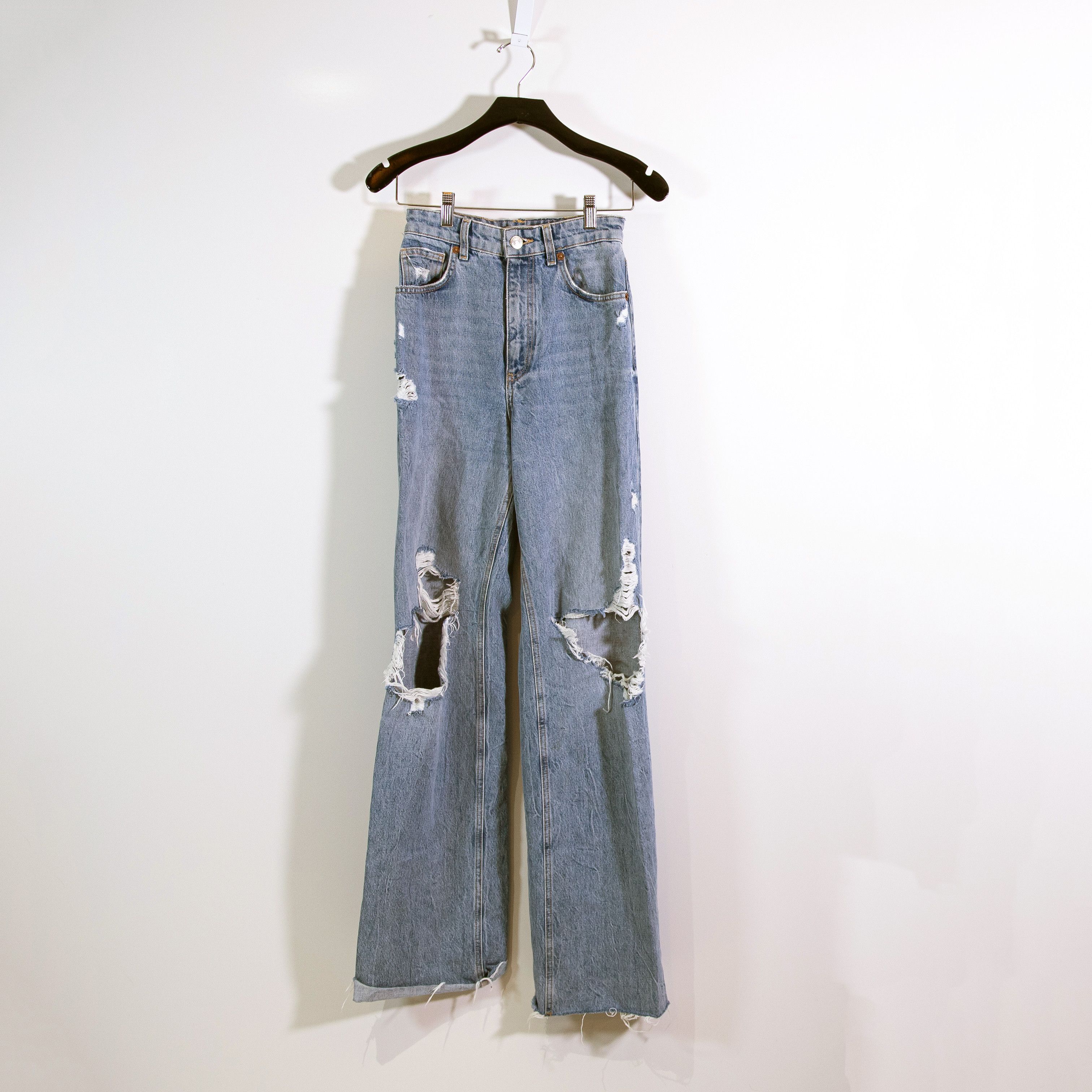 Zara Zara Women's Cotton Straight Leg Super Size 27" / US 4 / IT 40 - 1 Thumbnail
