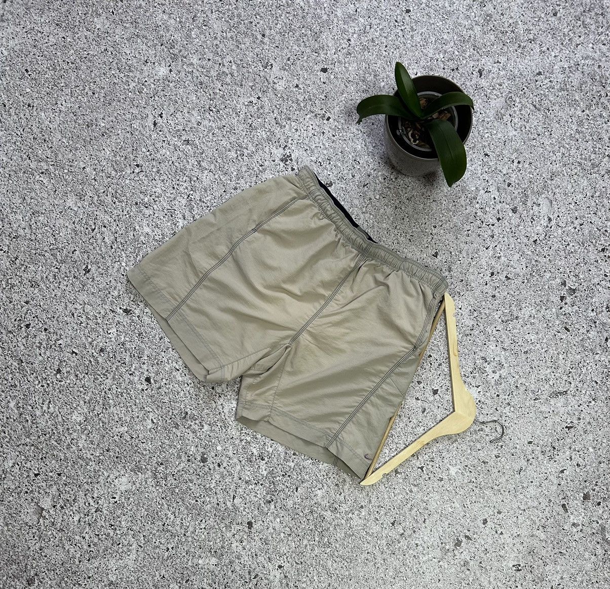 Nike × Vintage Vintage 90s Nike Retro Shorts Y2K Hype Size XL Size US 39 - 1 Thumbnail