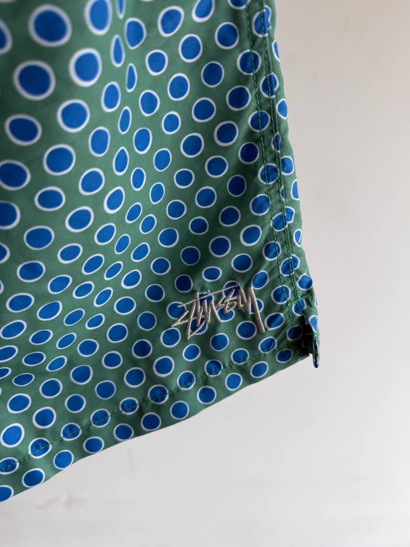 Stussy STUSSY Polka Dot Surf Shorts Q17 Size US 34 / EU 50 - 2 Thumbnail