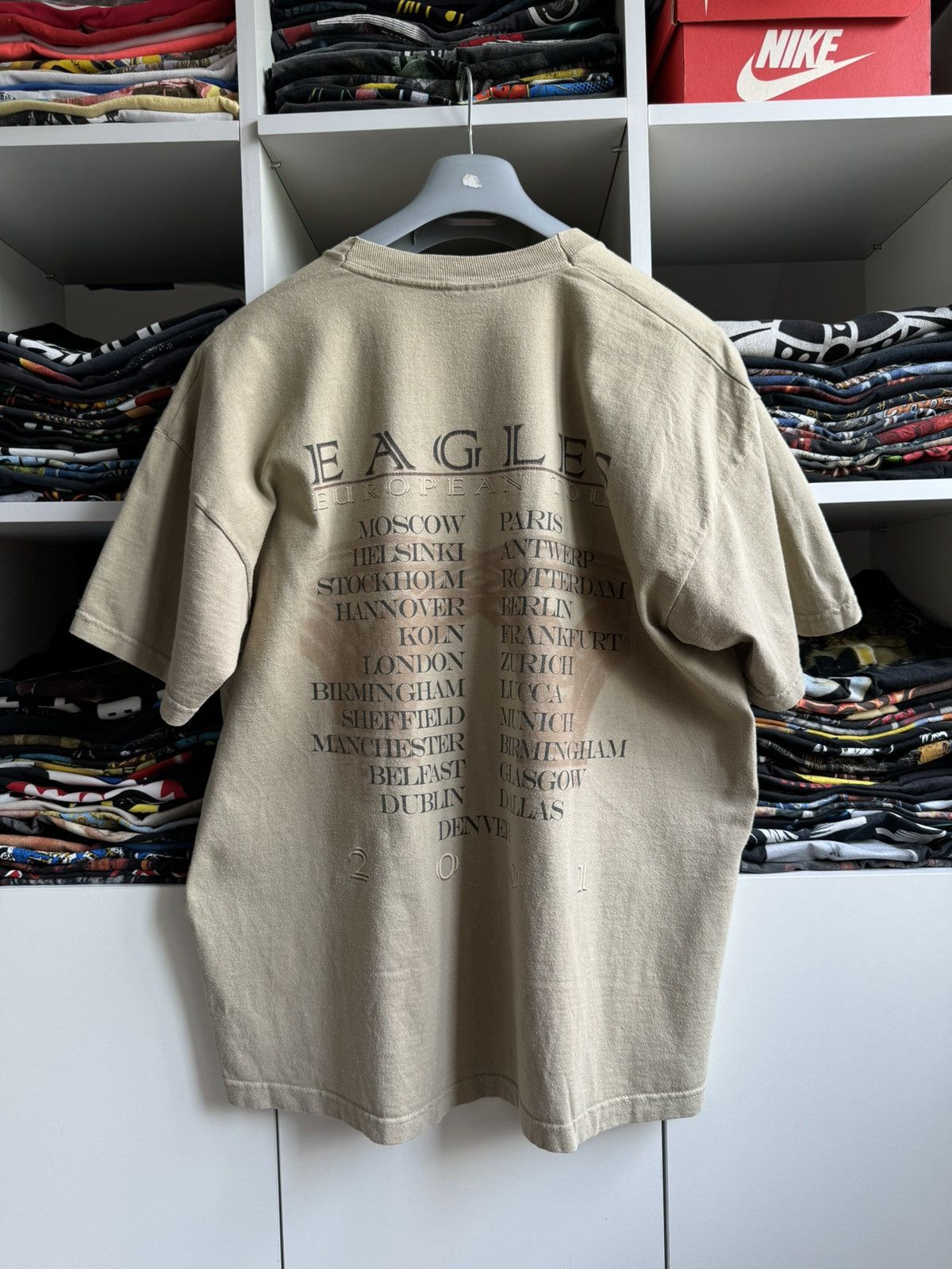 Band Tees Vintage 2001 The Eagles Graphic Band T Shirt Size US XL / EU 56 / 4 - 5 Thumbnail