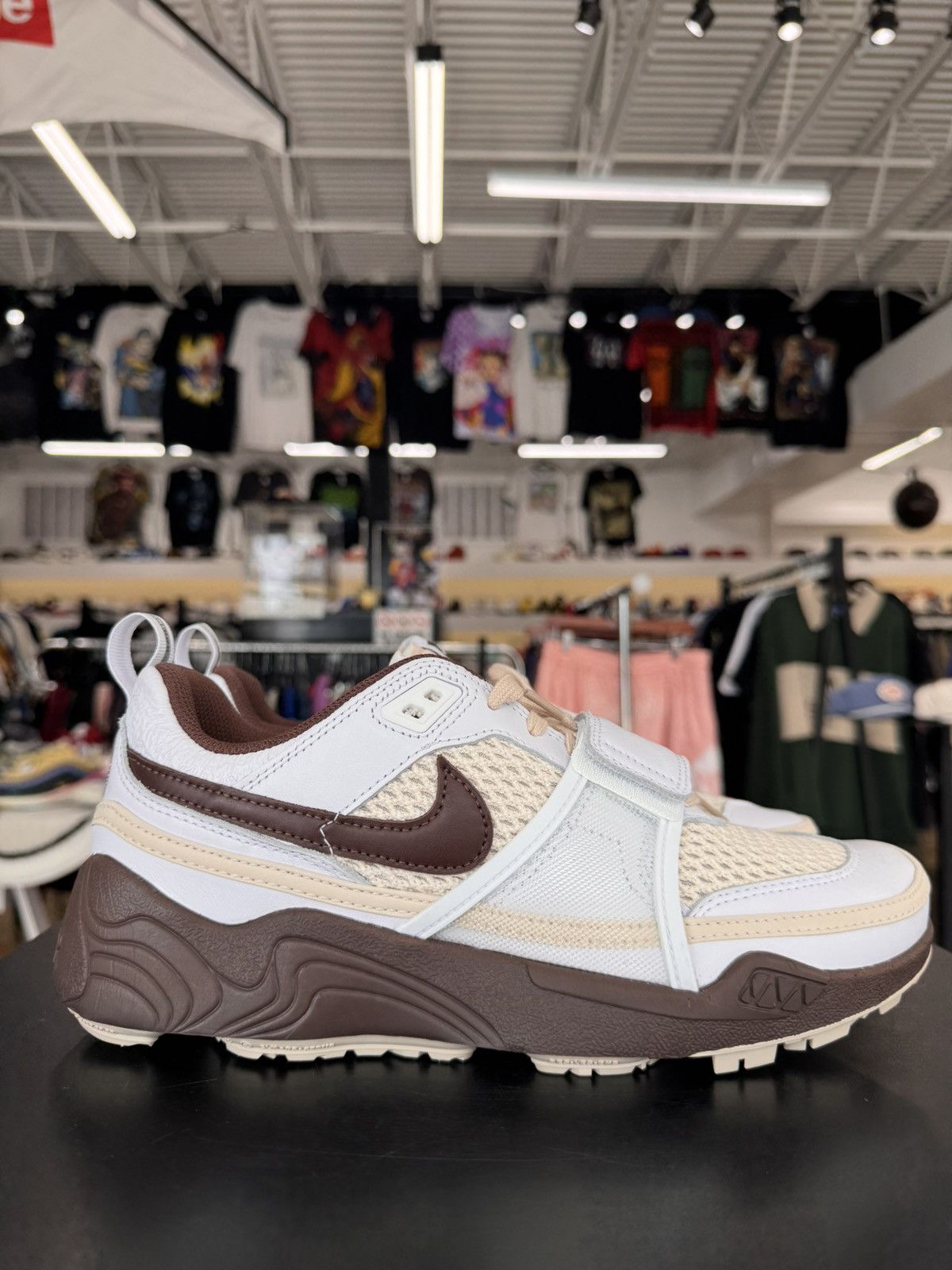 Nike × Travis Scott Nike Zoom Field Jaxx Travis Scott Light Chocolate SZ 9(2025) Size US 9 / EU 42 - 6 Thumbnail