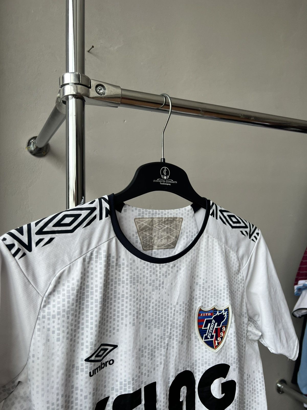 Umbro 2020 FC TOKYO AWAY SOCCER JERSEY FOOTBALL SHIRT SIZE M Size US M / EU 48-50 / 2 - 13 Thumbnail