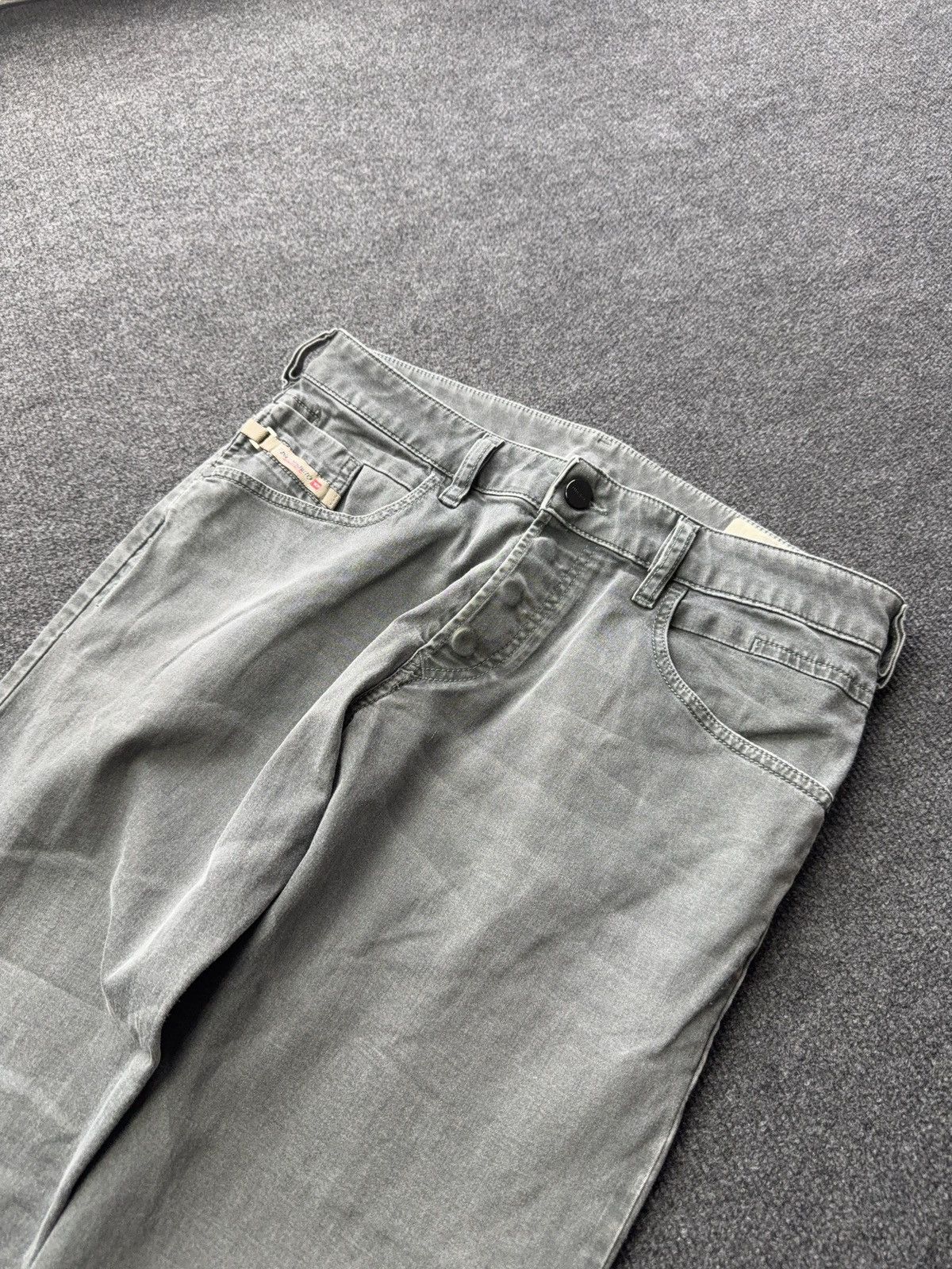 Diesel Luxury 00s Diesel D-BAZER Grey Faded Tapered Jeans Archive Size US 28 / EU 44 - 7 Thumbnail