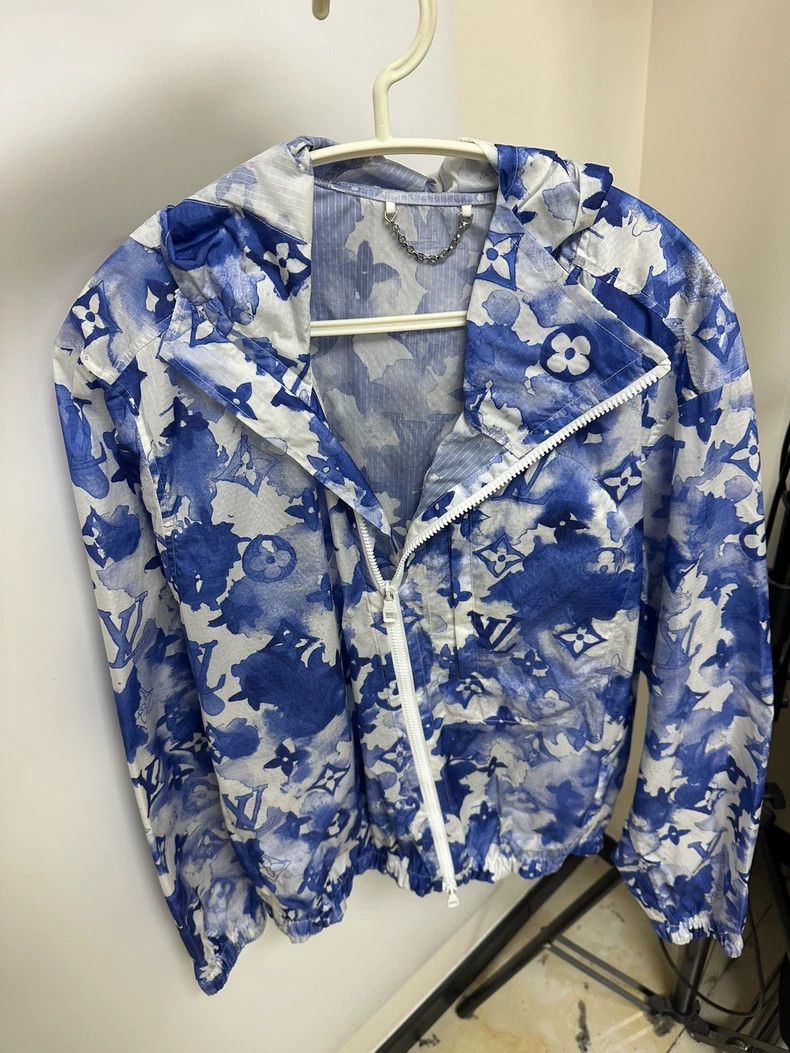 Louis Vuitton Louis Vuitton Blue floral hooded jacket Size US S / EU 44-46 / 1 - 1 Thumbnail