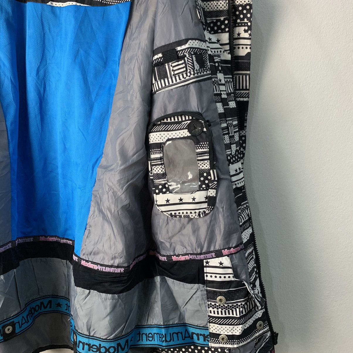 Japanese Brand × Modern Amusement modern amusement zipper hoodie rare design Size US L / EU 52-54 / 3 - 7 Thumbnail