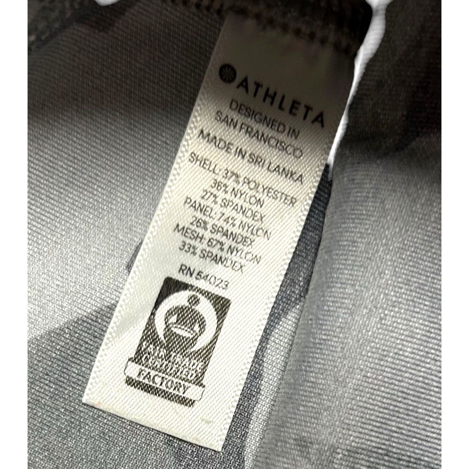 Athleta VINTAGE? Athleta Gray Camo Sz Large Workout Tight Powerlift Leggings Zipper Stash Pockets Size 36" / US 14 / IT 50 - 7 Thumbnail