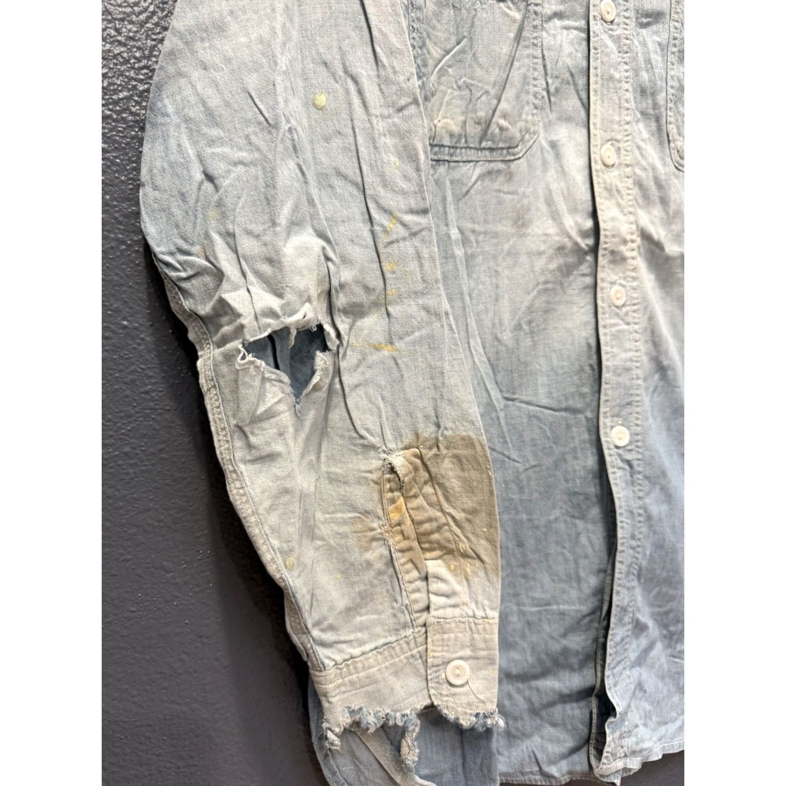 Vintage VINTAGE Homesteader Shirt Mens Large 1940s Chambray Cotton Sanforized Distressed Button Up Size US L / EU 52-54 / 3 - 4 Thumbnail