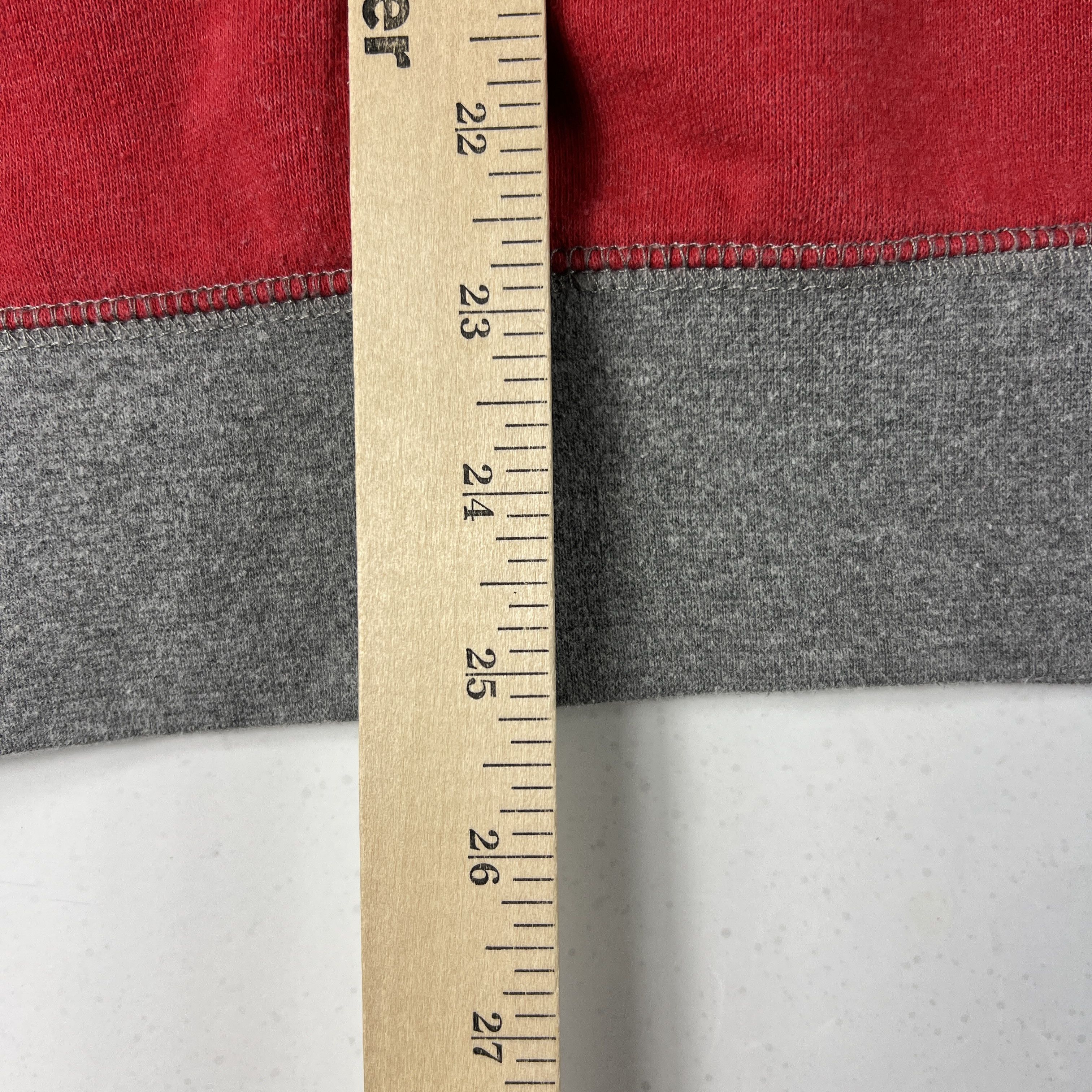 NCAA NCAA Wisconsin Badgers Sweatshirt Faded Logo Pullover Hoodie Size US L / EU 52-54 / 3 - 13 Thumbnail