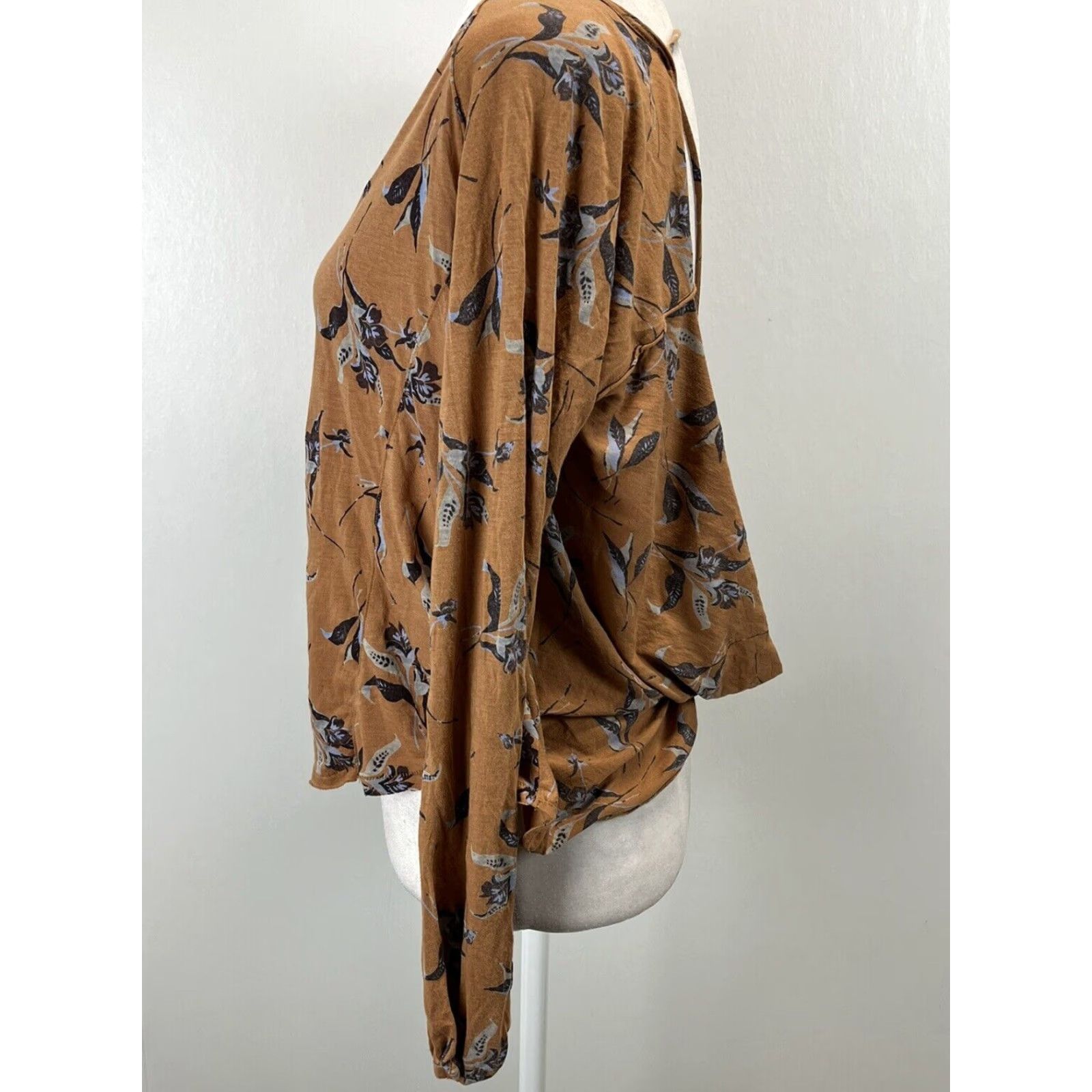 Free People Free People Floral Open Back Blouse Long Sleeve Small Multicolor Size S / US 4 / IT 40 - 3 Thumbnail