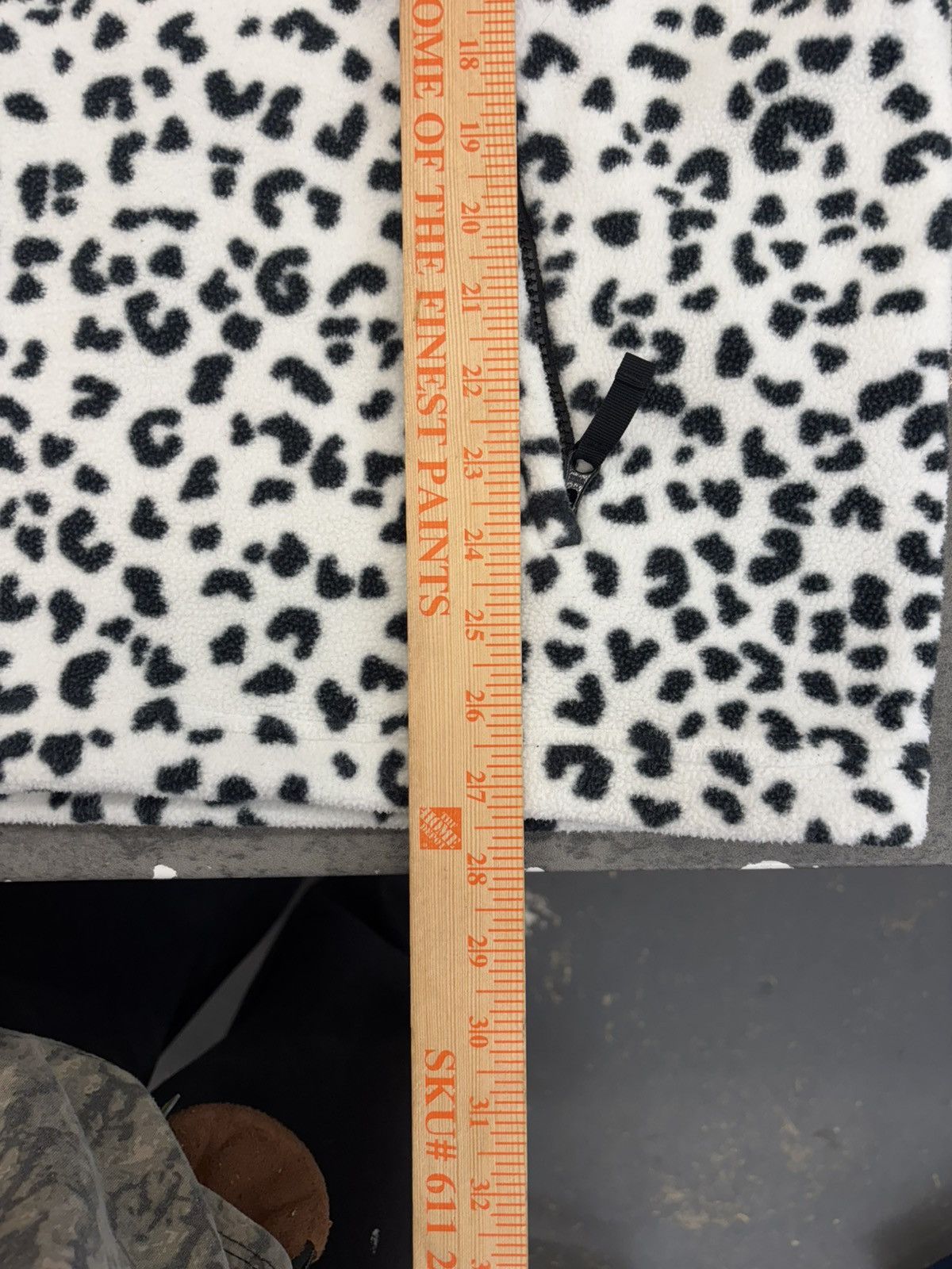 Supreme Supreme x Polar Tech Snow Leopard Size US L / EU 52-54 / 3 - 16 Thumbnail